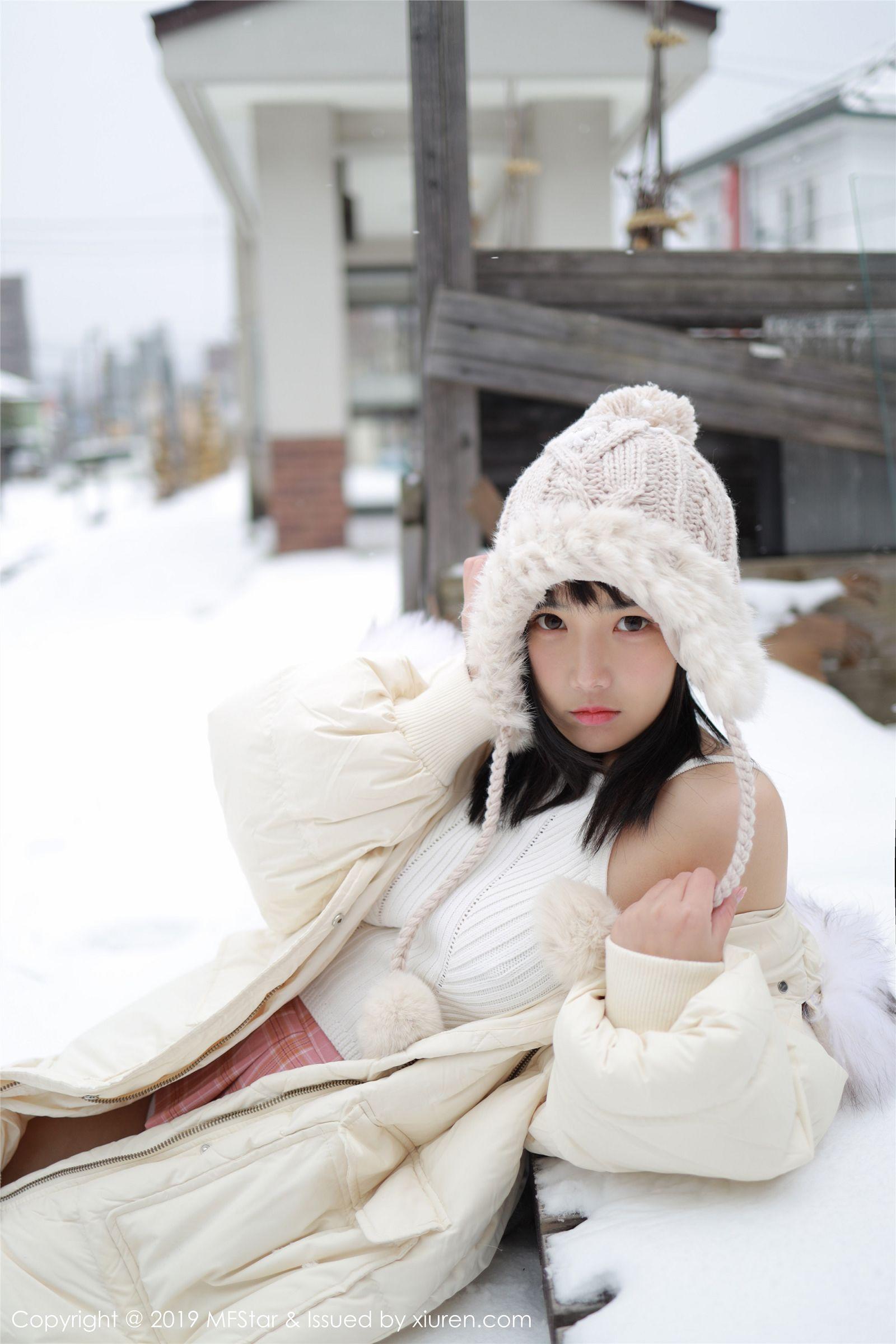 [MFStar模范学院] 2019.12.30 VOL.246 室外冰天雪地街头上 徐微微mia_p013