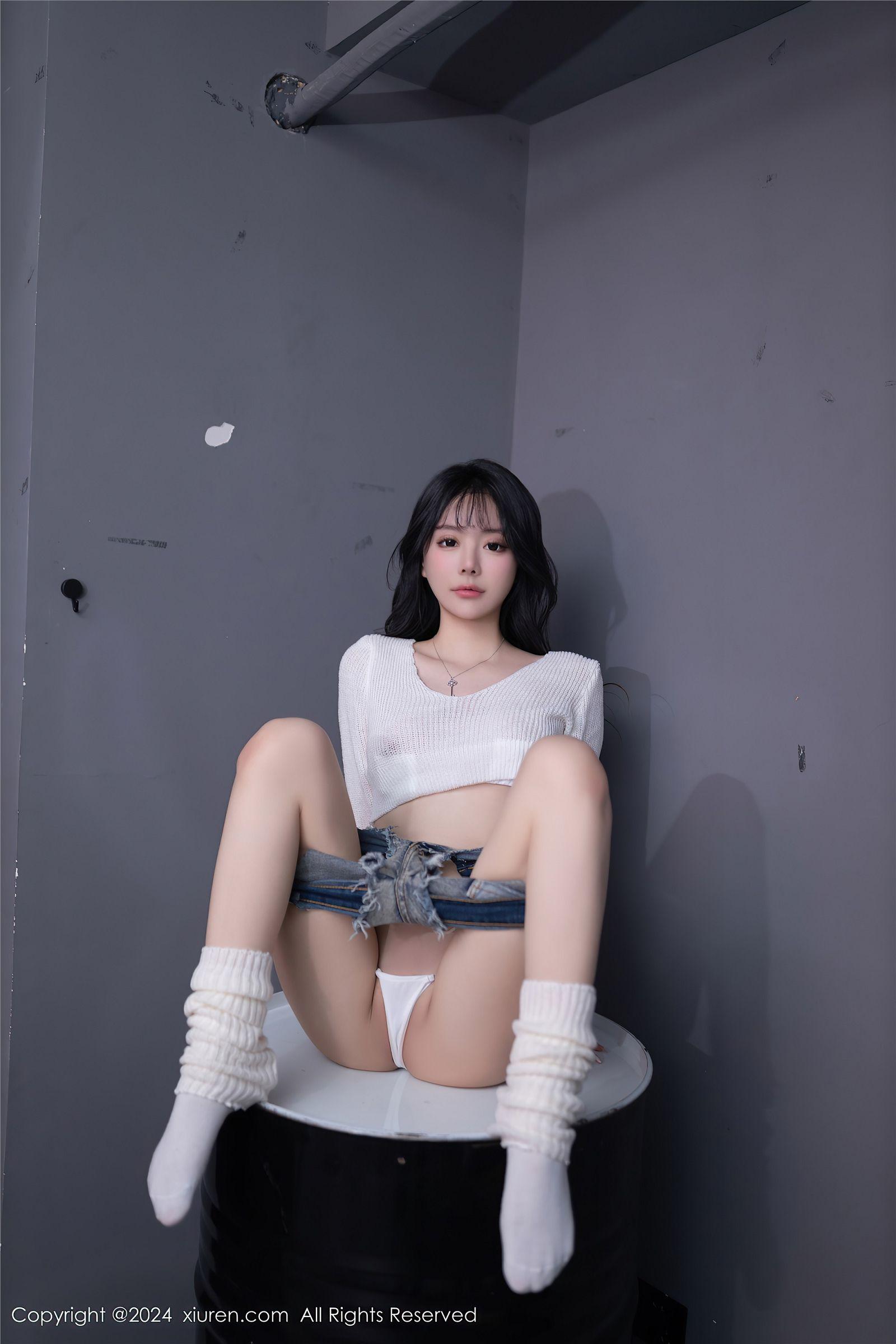 [XIUREN秀人网] 2024.04.26 NO.8458 幼幼_p031
