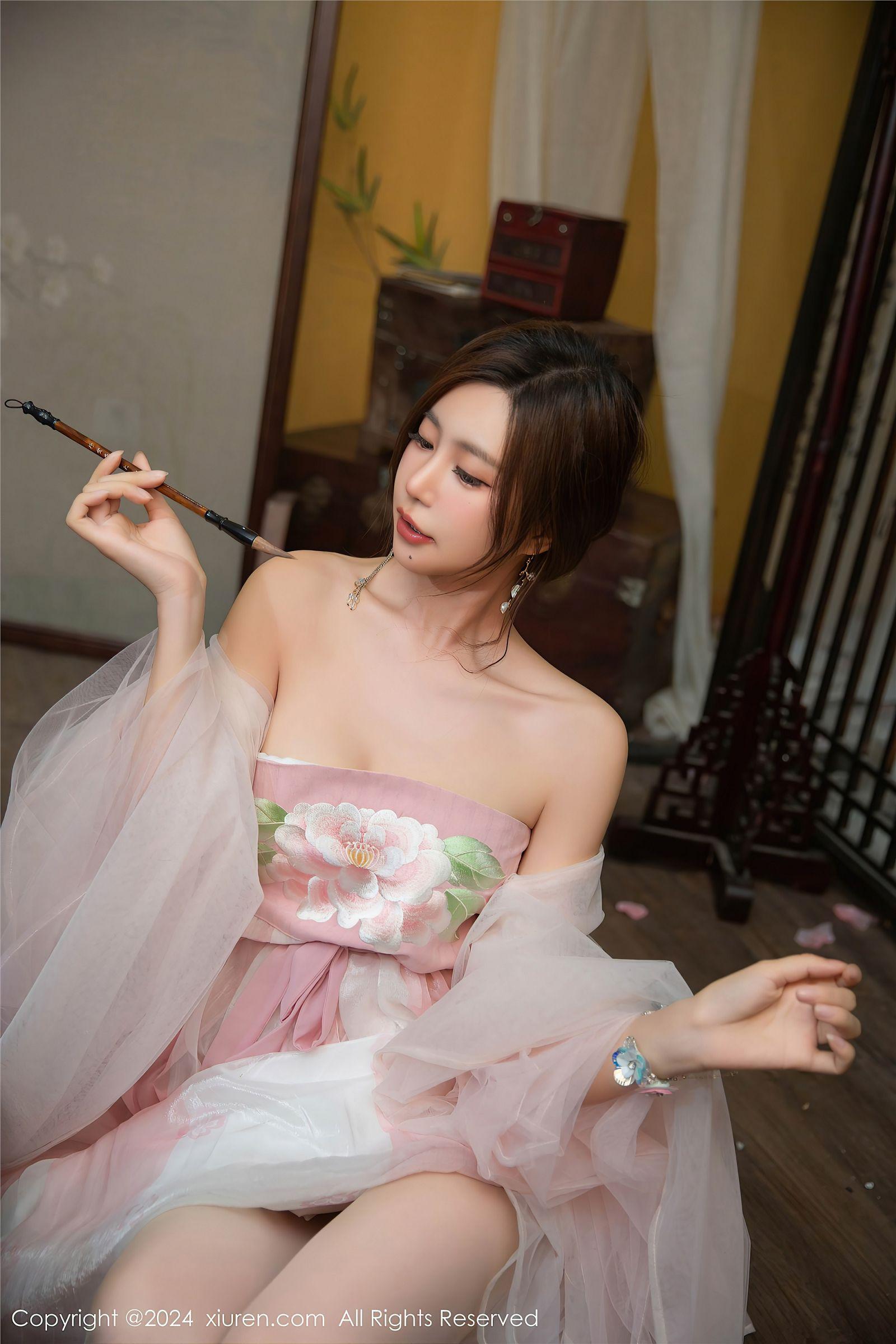 [XIUREN秀人网] 2024.11.20 NO.9475 绮里嘉ula_p002