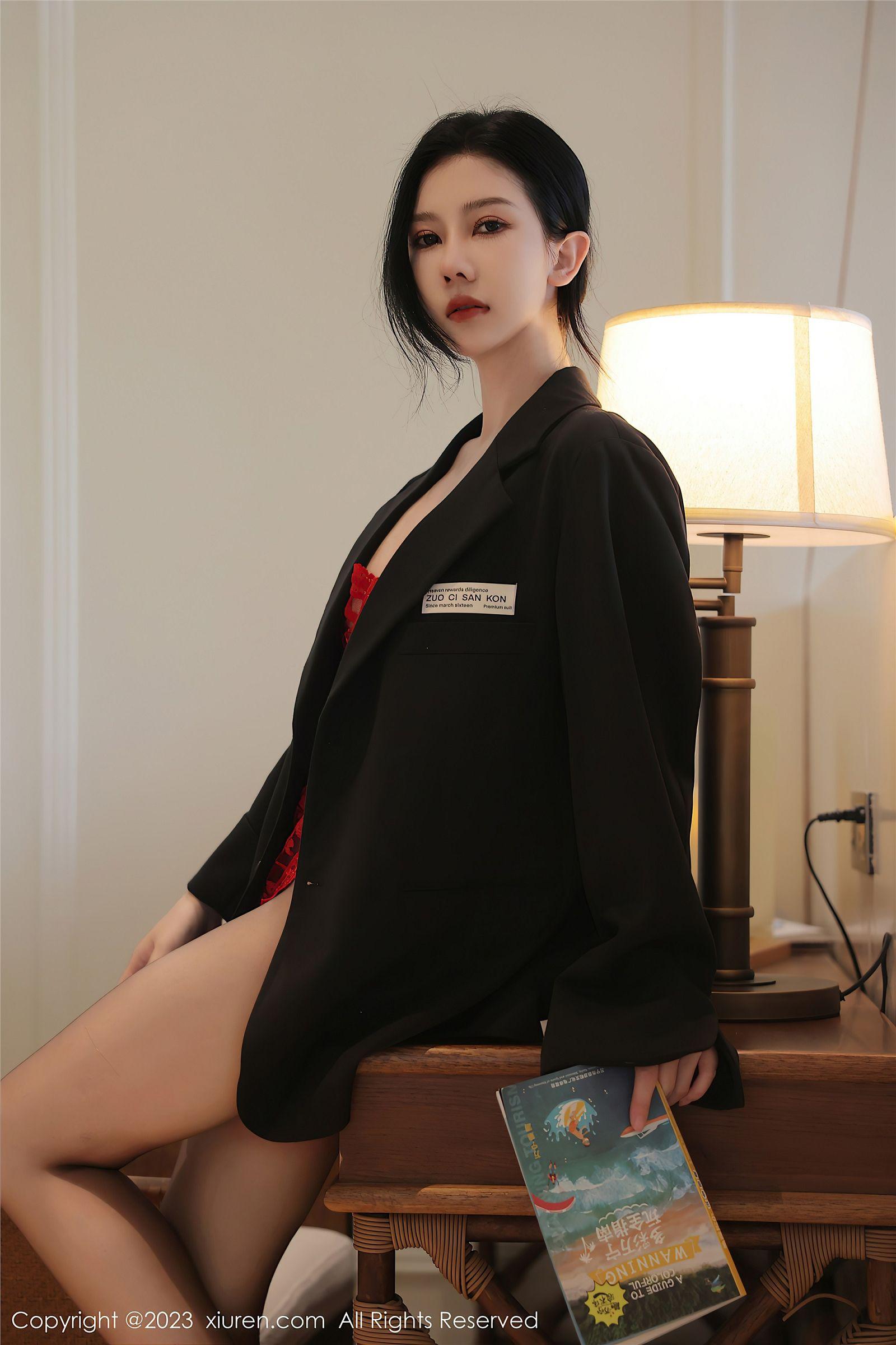 [XIUREN秀人网] 2023.03.27 NO.6475 尹甜甜 万宁旅拍_p016
