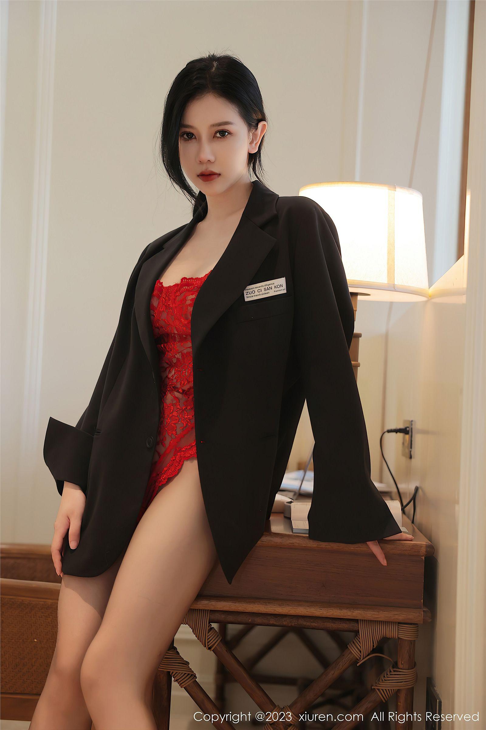 [XIUREN秀人网] 2023.03.27 NO.6475 尹甜甜 万宁旅拍_p023