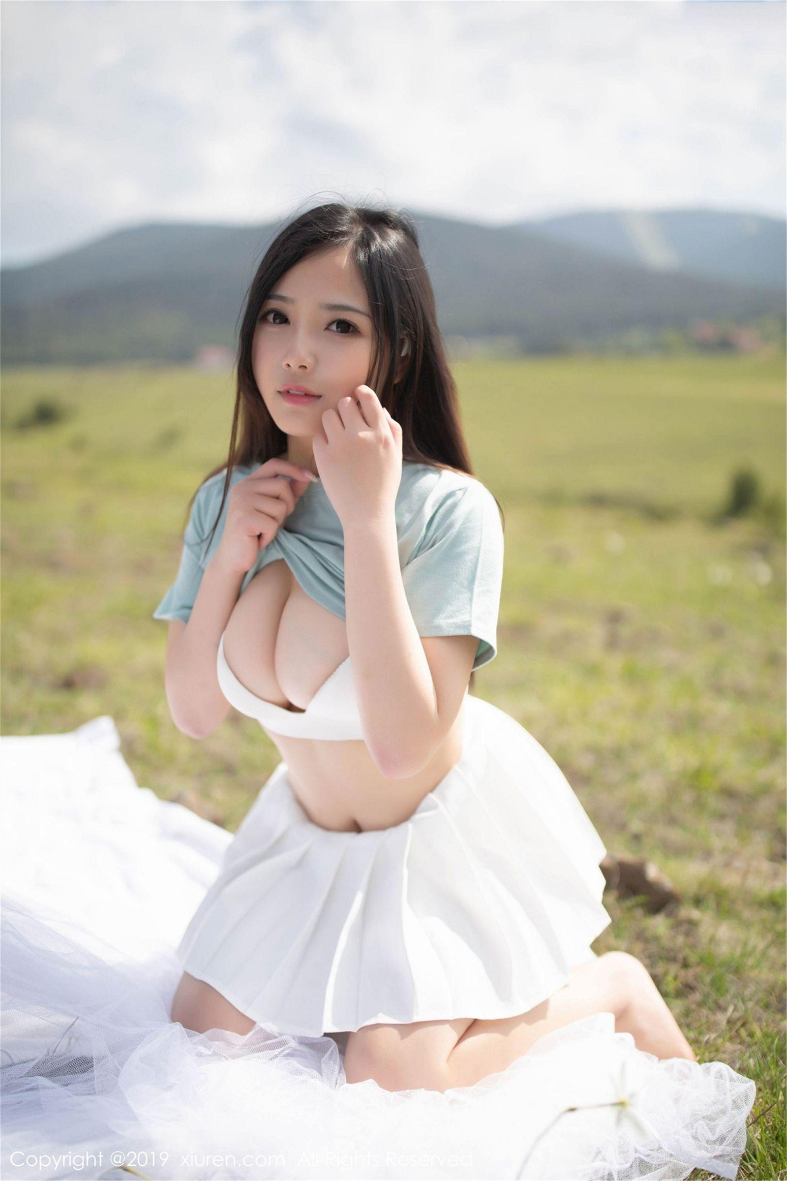 [XIUREN秀人网] 2019.06.13 NO.1495 美胸翘臀一览无遗 徐微微mia_p005