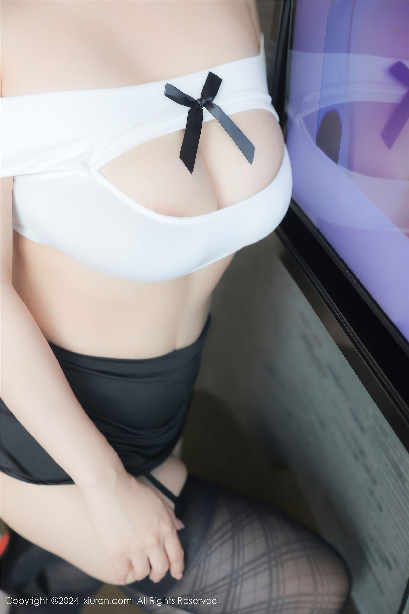 [XIUREN秀人网] 2024.09.26 NO.9209 小肉肉咪_p004