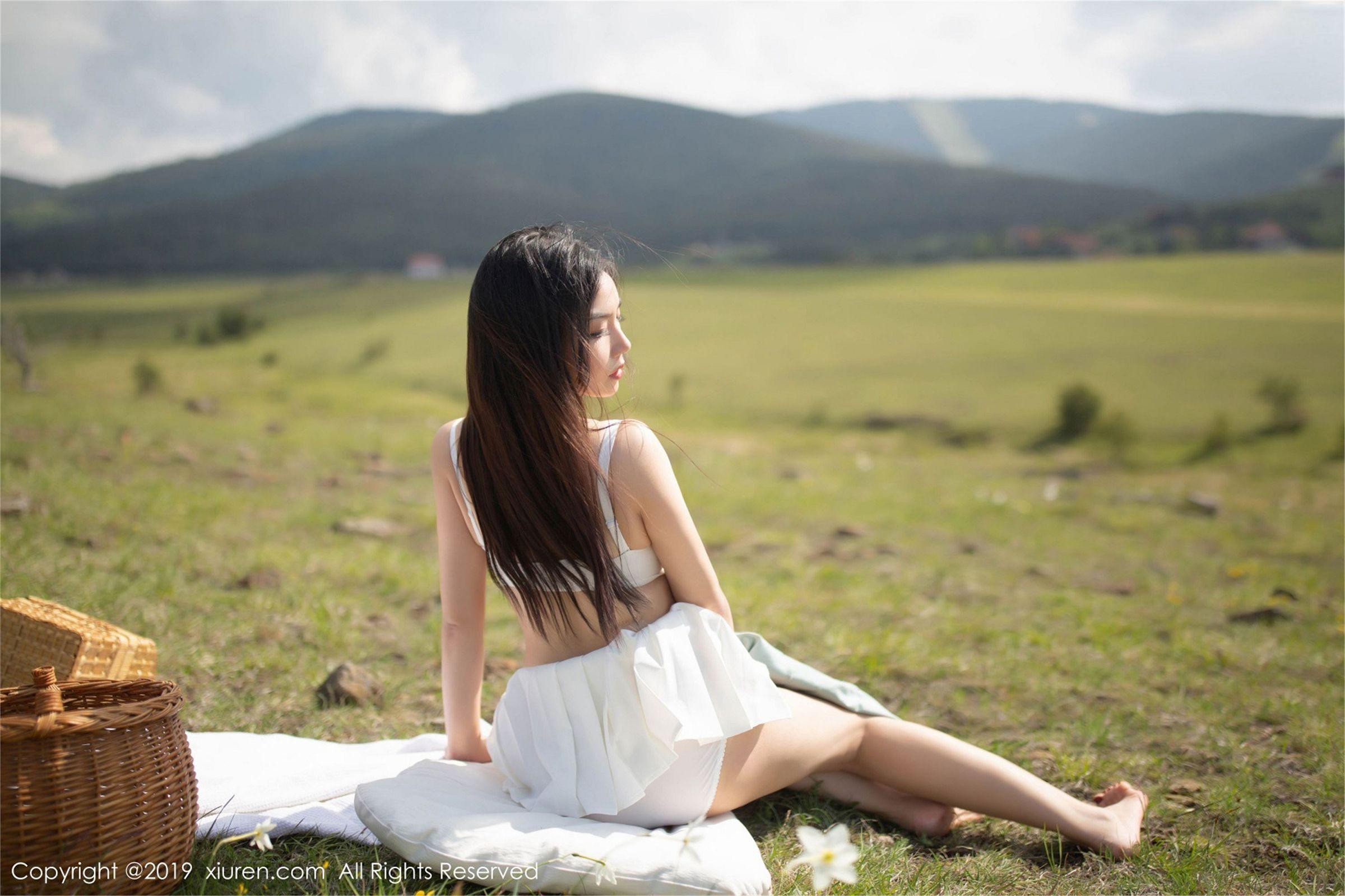 [XIUREN秀人网] 2019.06.13 NO.1495 美胸翘臀一览无遗 徐微微mia_p017