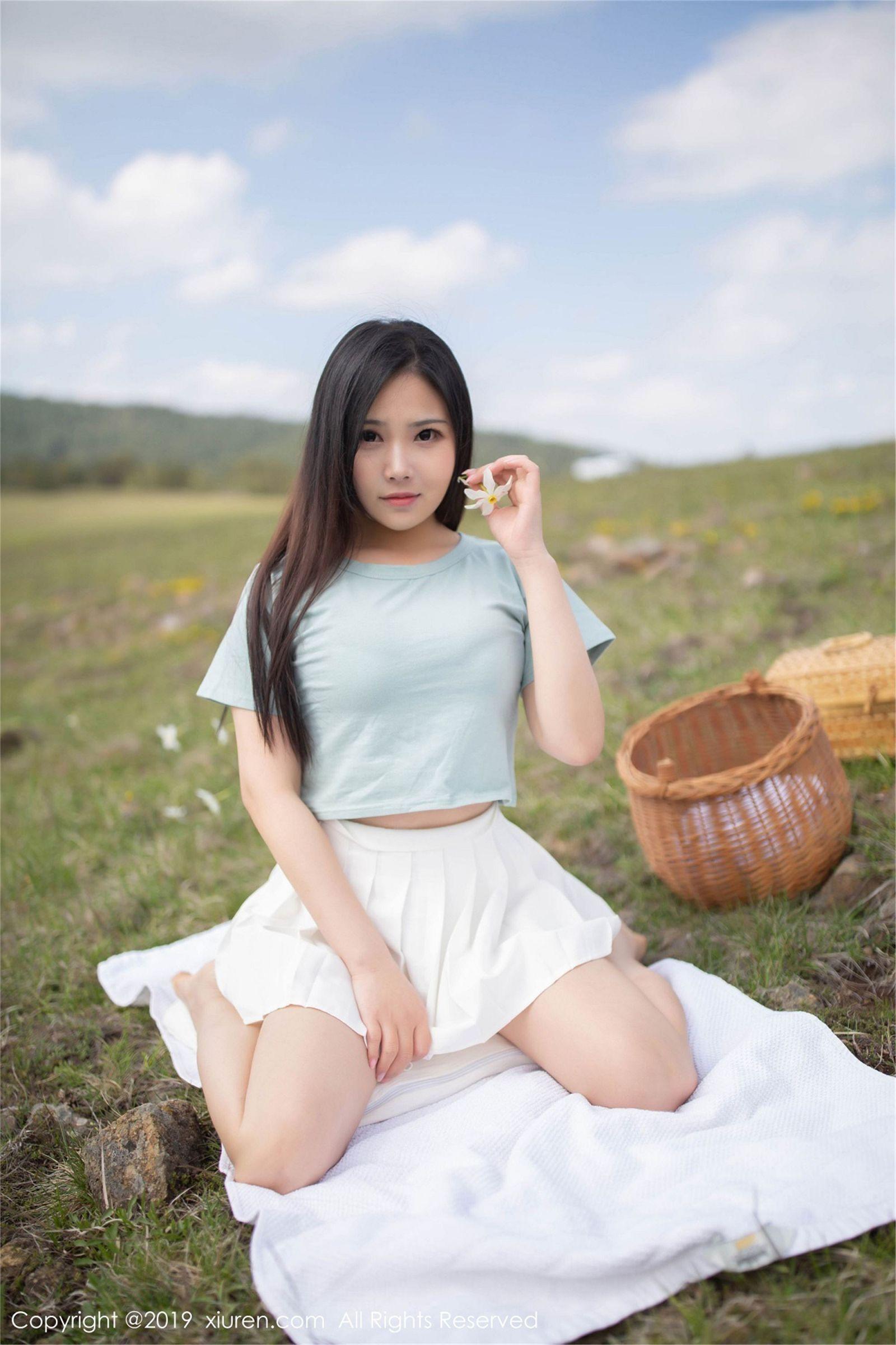 [XIUREN秀人网] 2019.06.13 NO.1495 美胸翘臀一览无遗 徐微微mia_p038