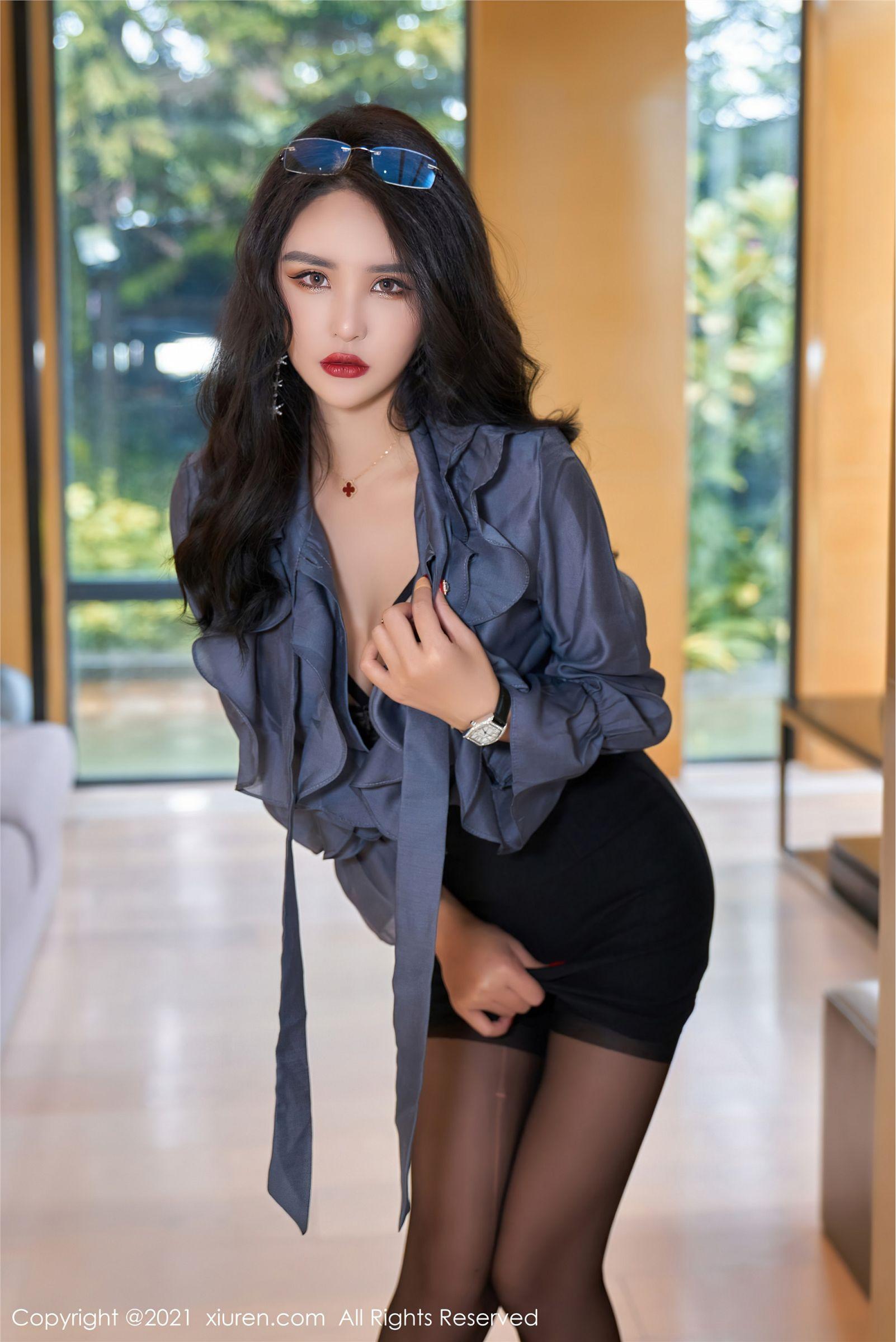 [XIUREN秀人网] 2021.09.28 NO.4010 Emily尹菲_p004