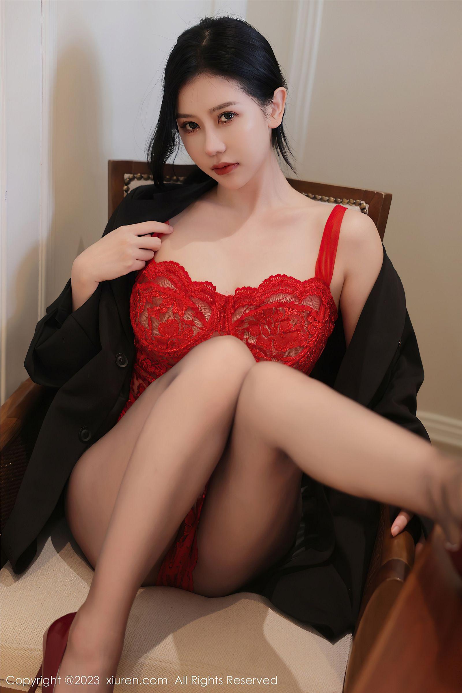 [XIUREN秀人网] 2023.03.27 NO.6475 尹甜甜 万宁旅拍_p002