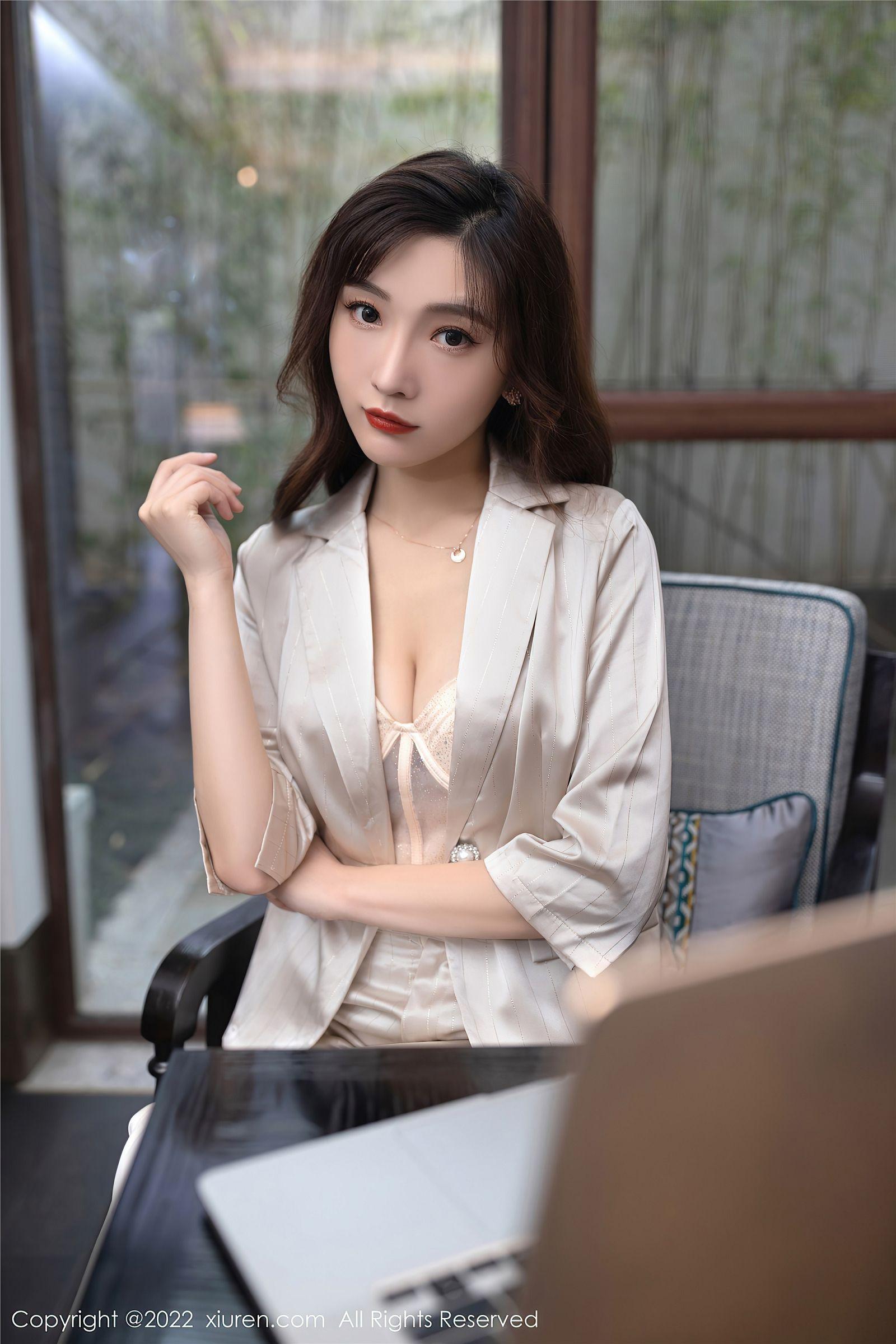 [XIUREN秀人网] 2022.09.15 NO.5594 陆萱萱_p028