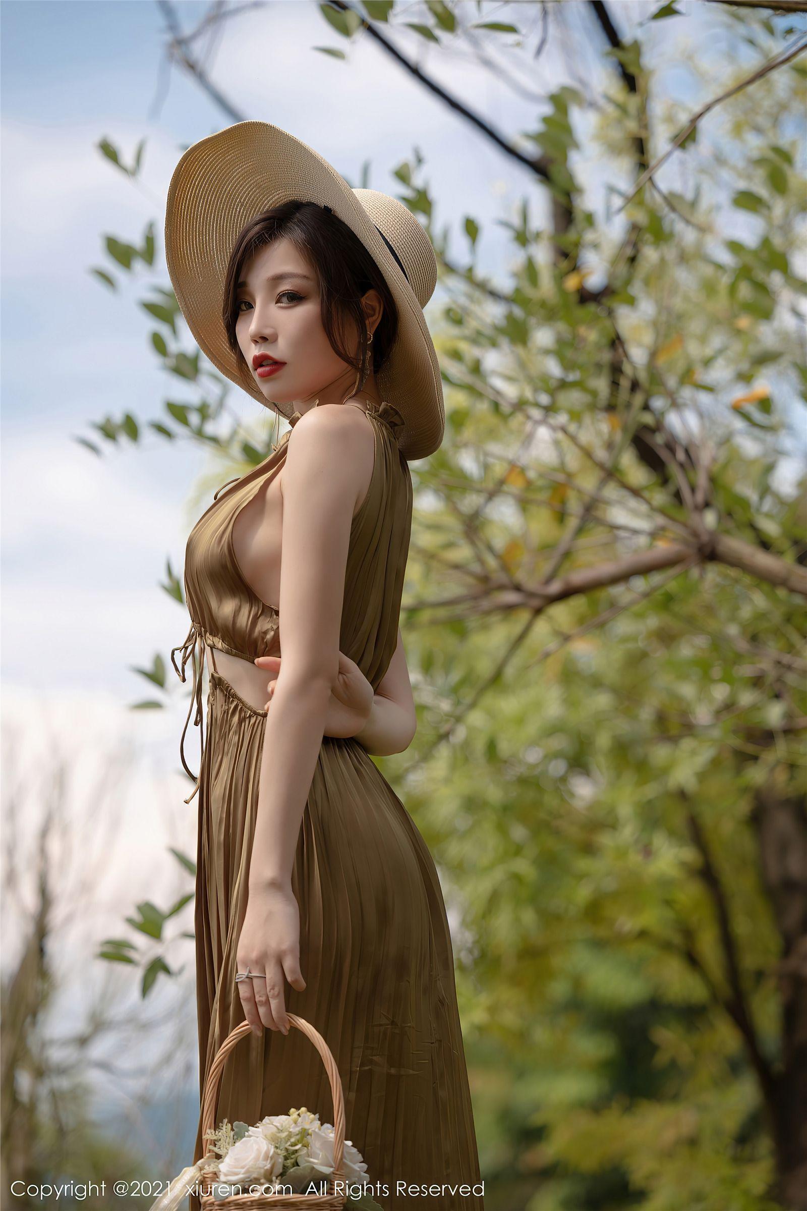 [XIUREN秀人网] 2021.08.23 NO.3837 芝芝Booty_p016