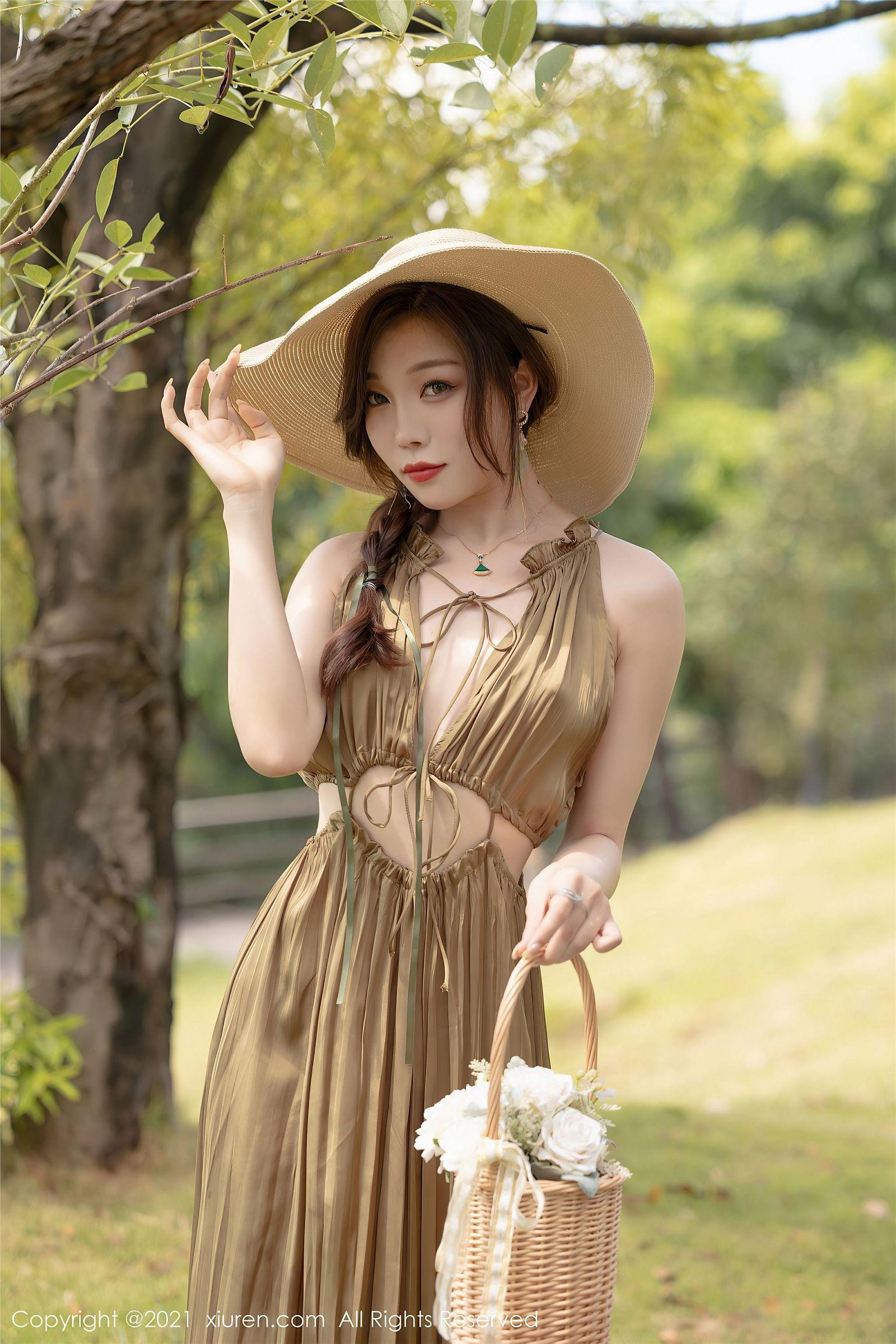 [XIUREN秀人网] 2021.08.23 NO.3837 芝芝Booty_p040