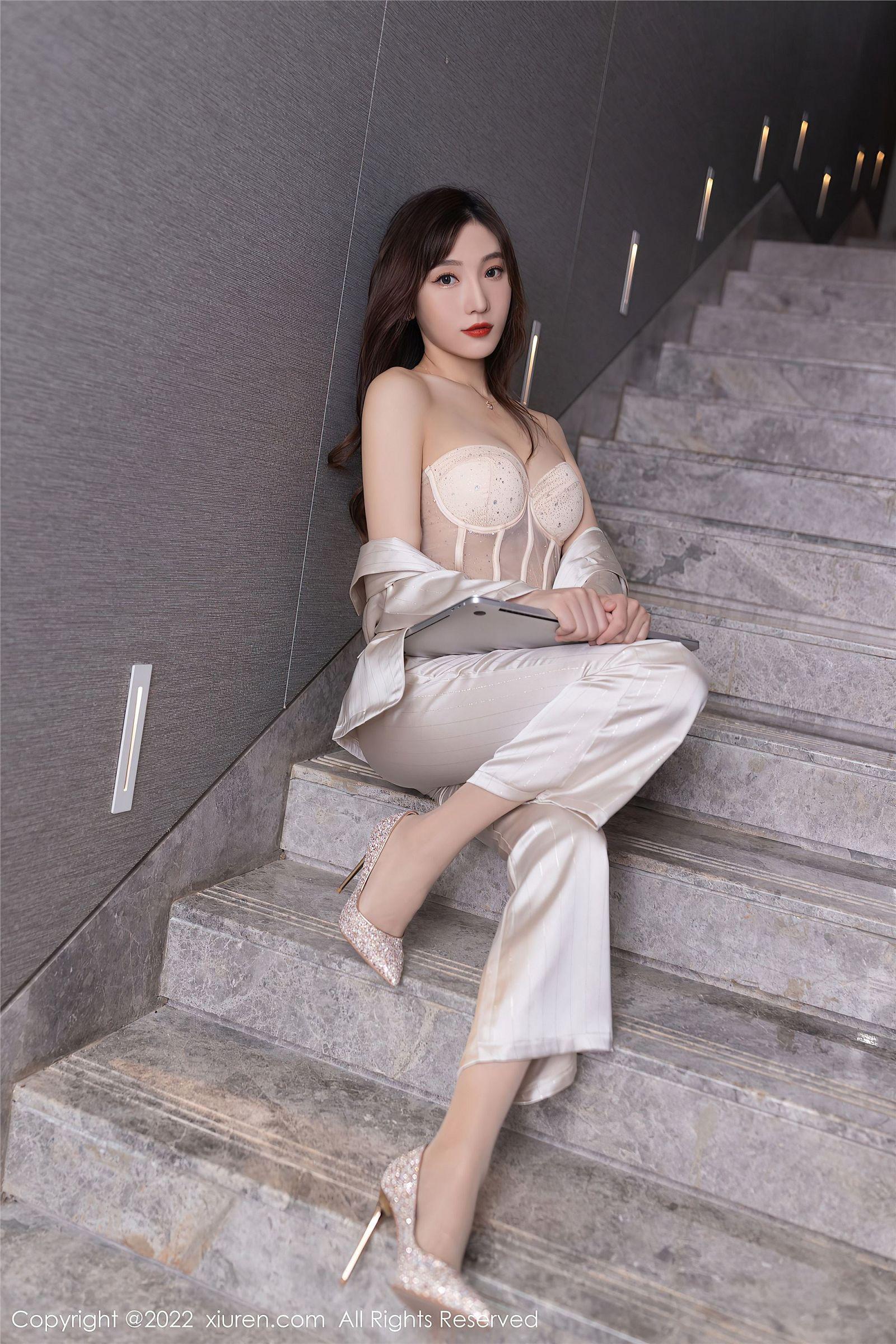 [XIUREN秀人网] 2022.09.15 NO.5594 陆萱萱_p010