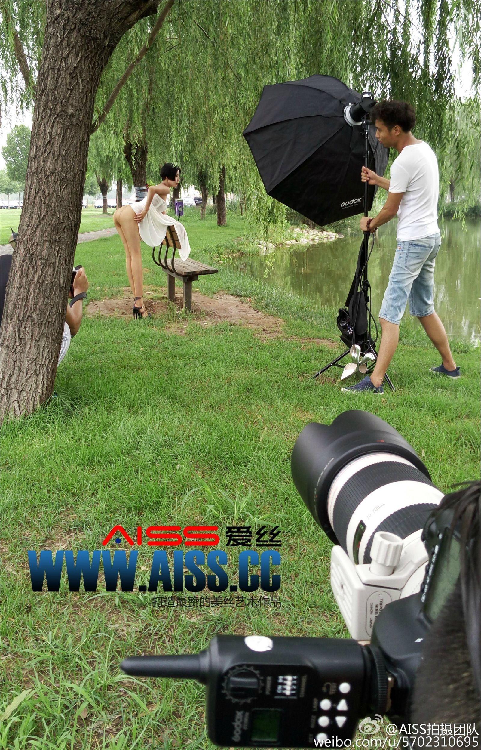 [AISS爱丝钻石] 丝袜美腿外拍 NO.073 圣诞丝袜狂欢_p023
