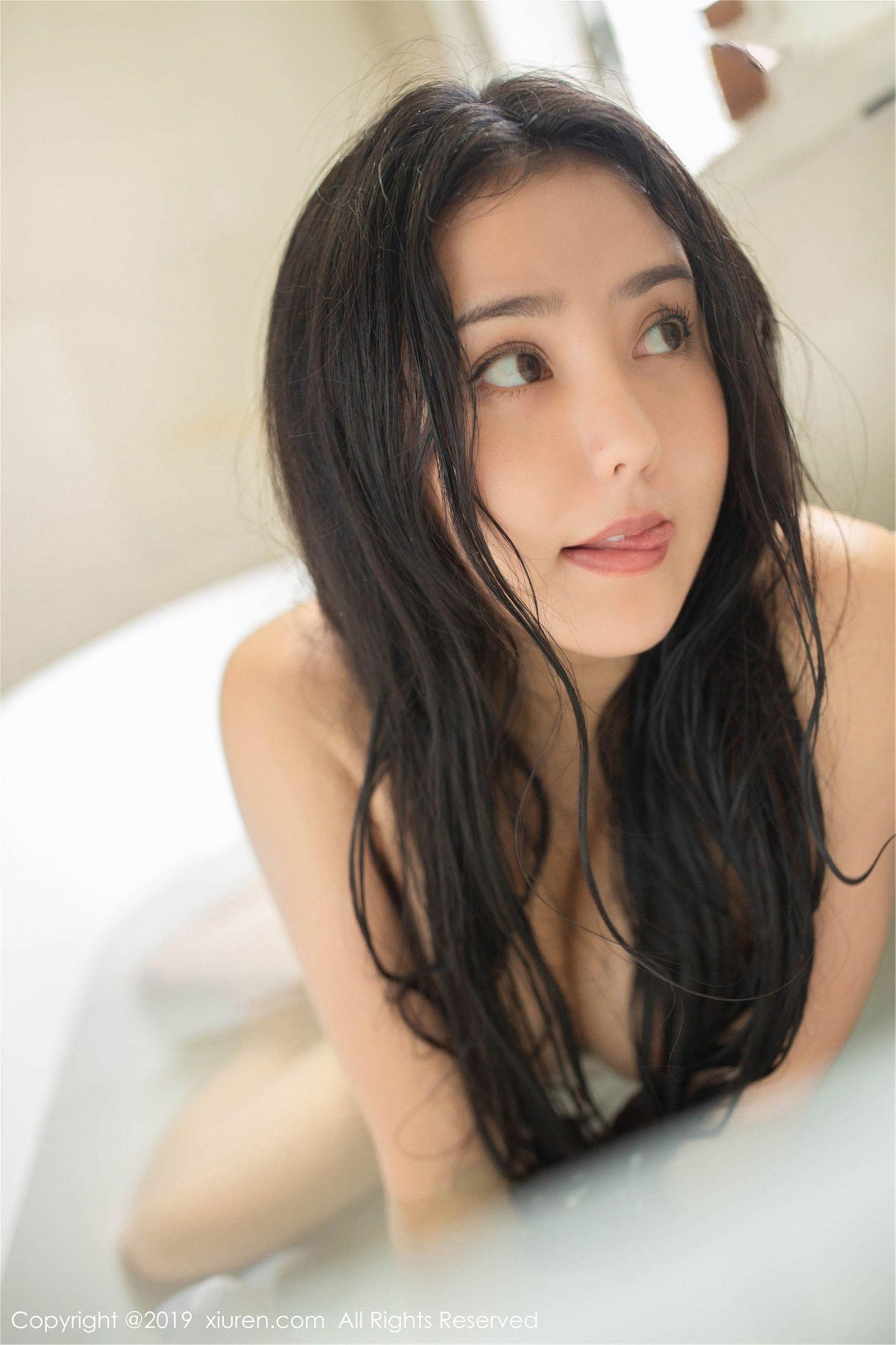 [XIUREN秀人网] 2019.08.01 NO.1590 Manuela玛鲁娜_p057