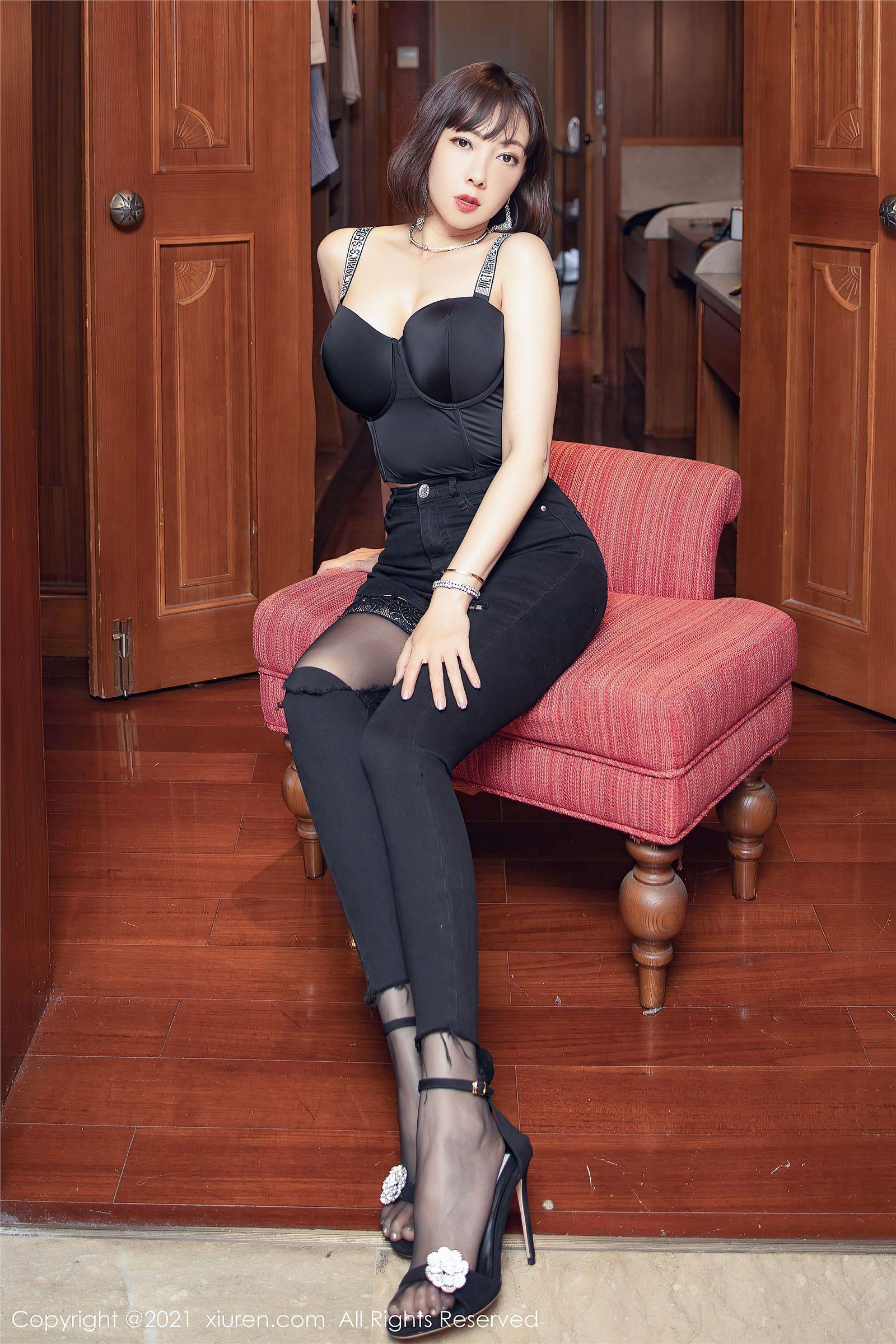 [XIUREN秀人网] 2021.11.29 NO.4277 果儿Victoria_p001