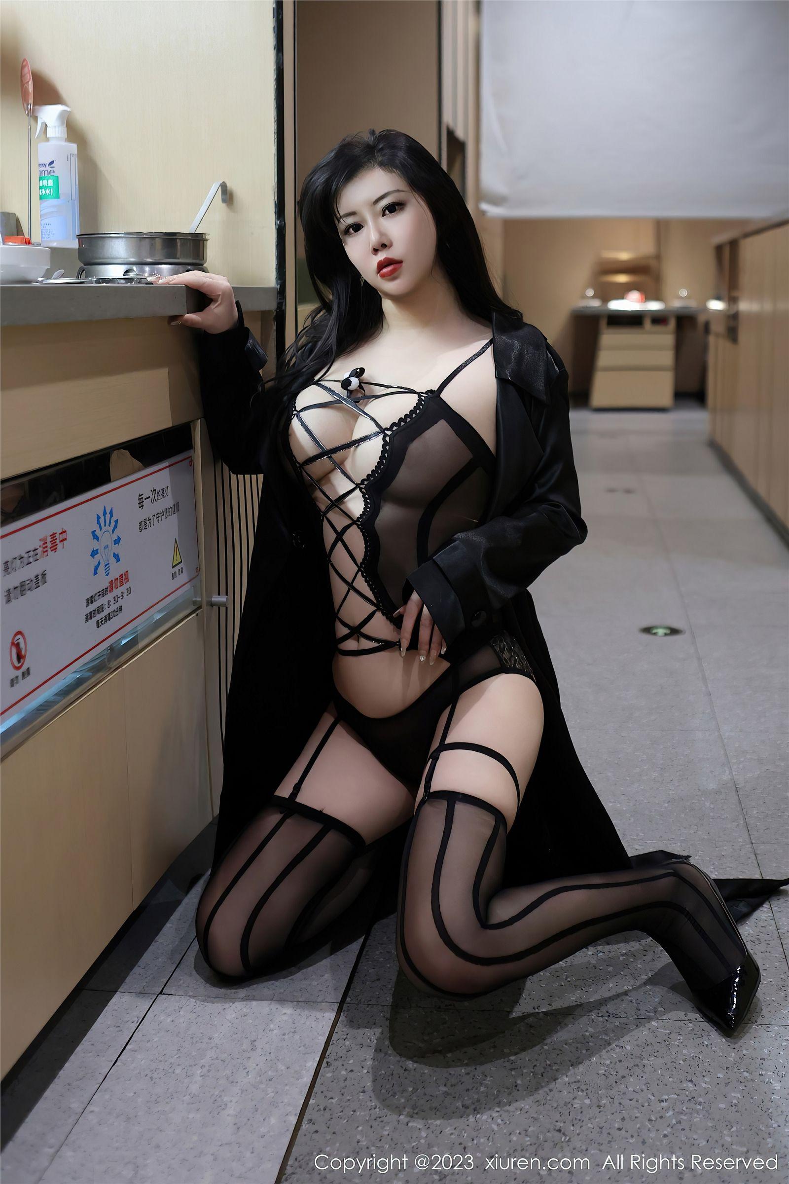 [XIUREN秀人网] 2023.02.28 NO.6333 王婉悠Queen_p035