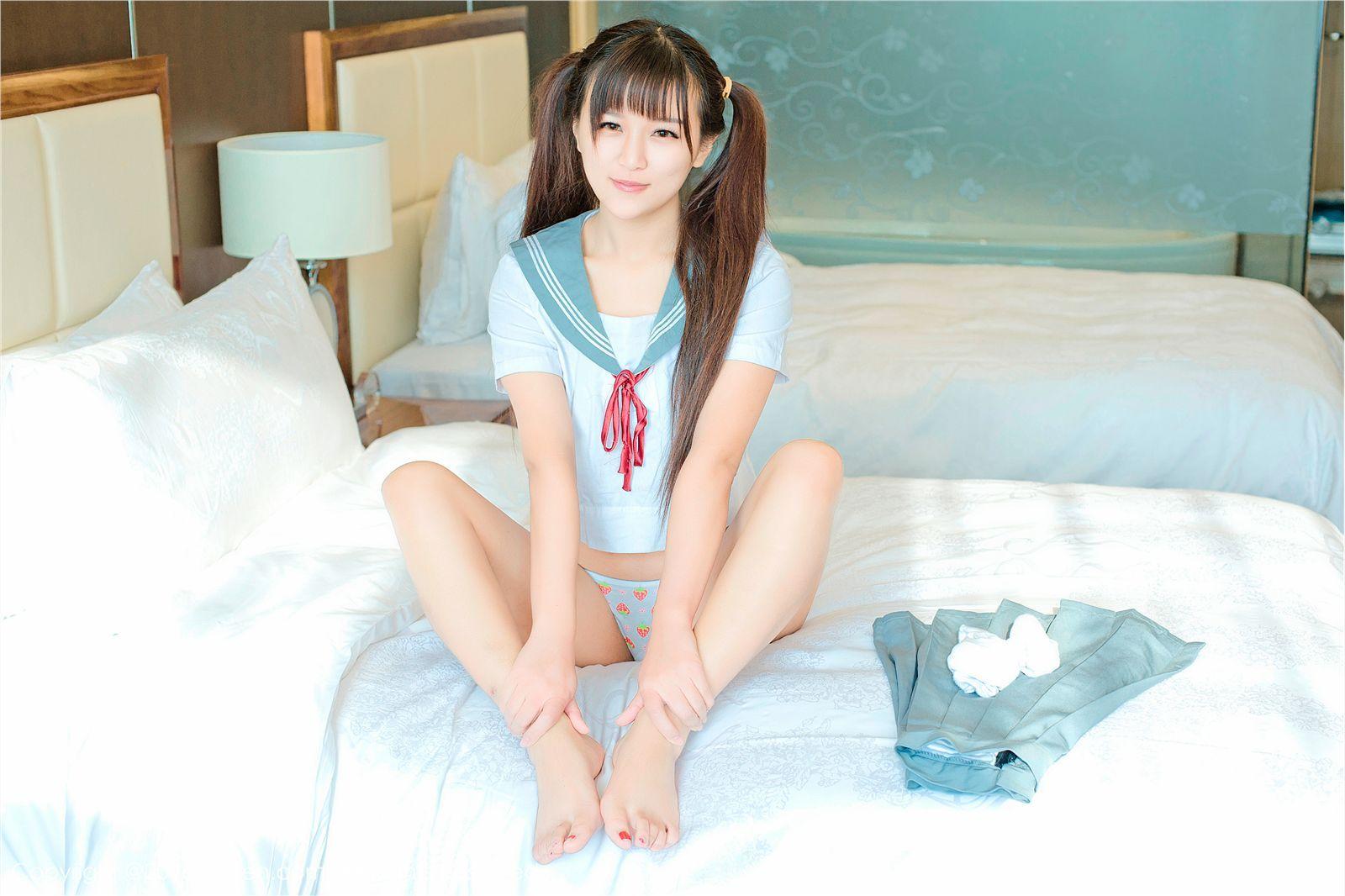 [秀人XIUREN] 2016.12.31 NO.672 v熙熙熙熙恩v_p021