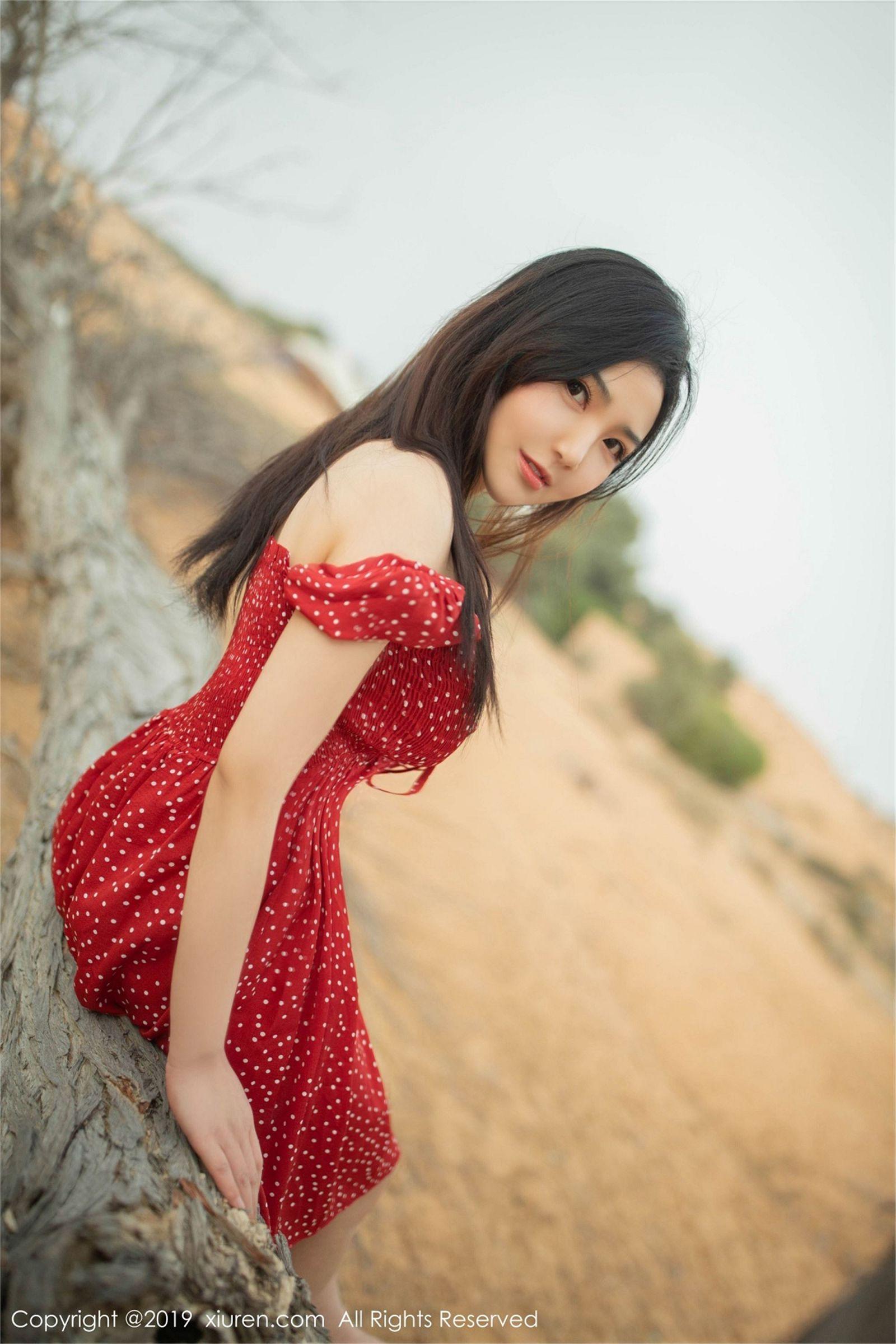 [XIUREN秀人网] 2019.04.09 No.1388 徐微微mi_p016