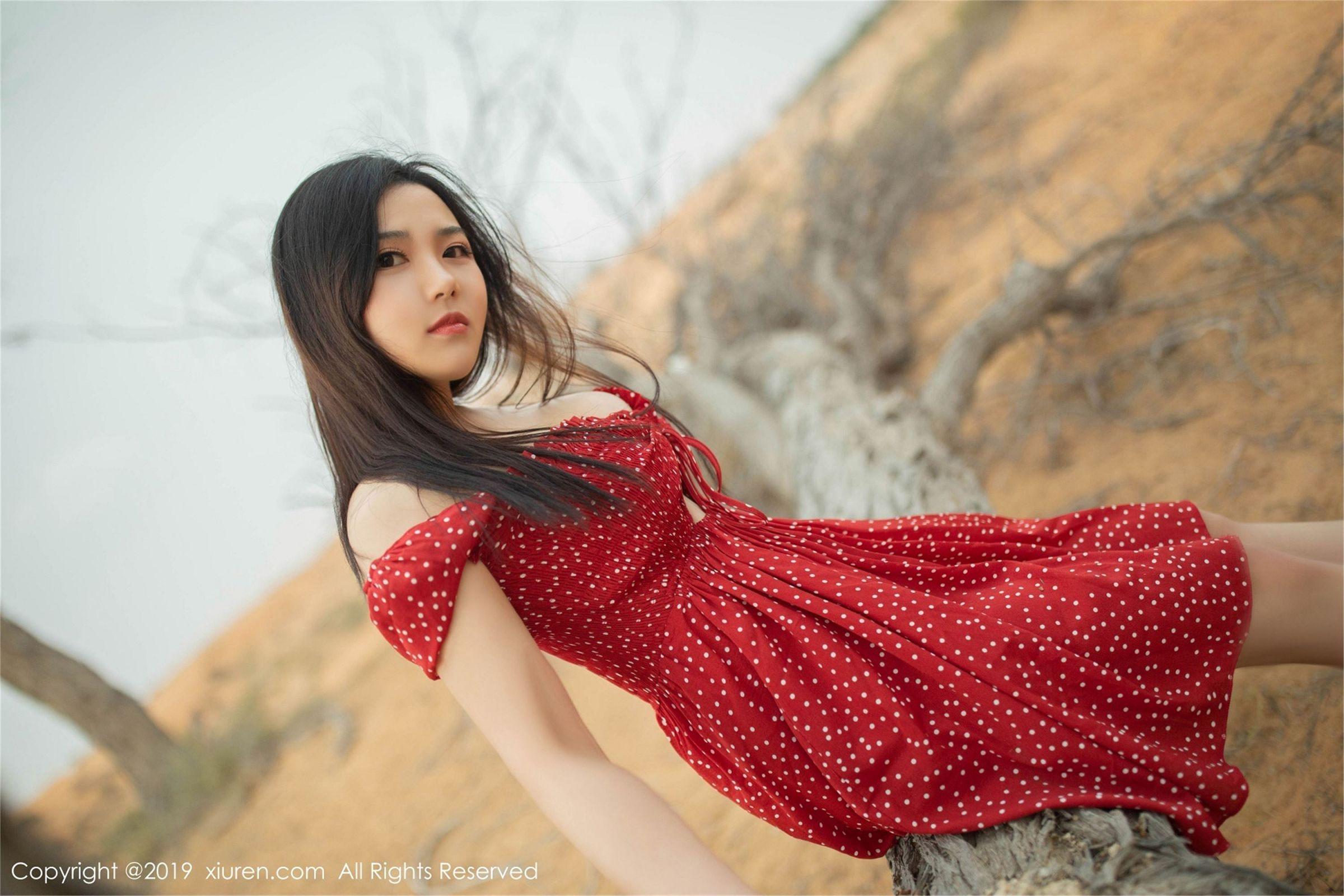 [XIUREN秀人网] 2019.04.09 No.1388 徐微微mi_p015