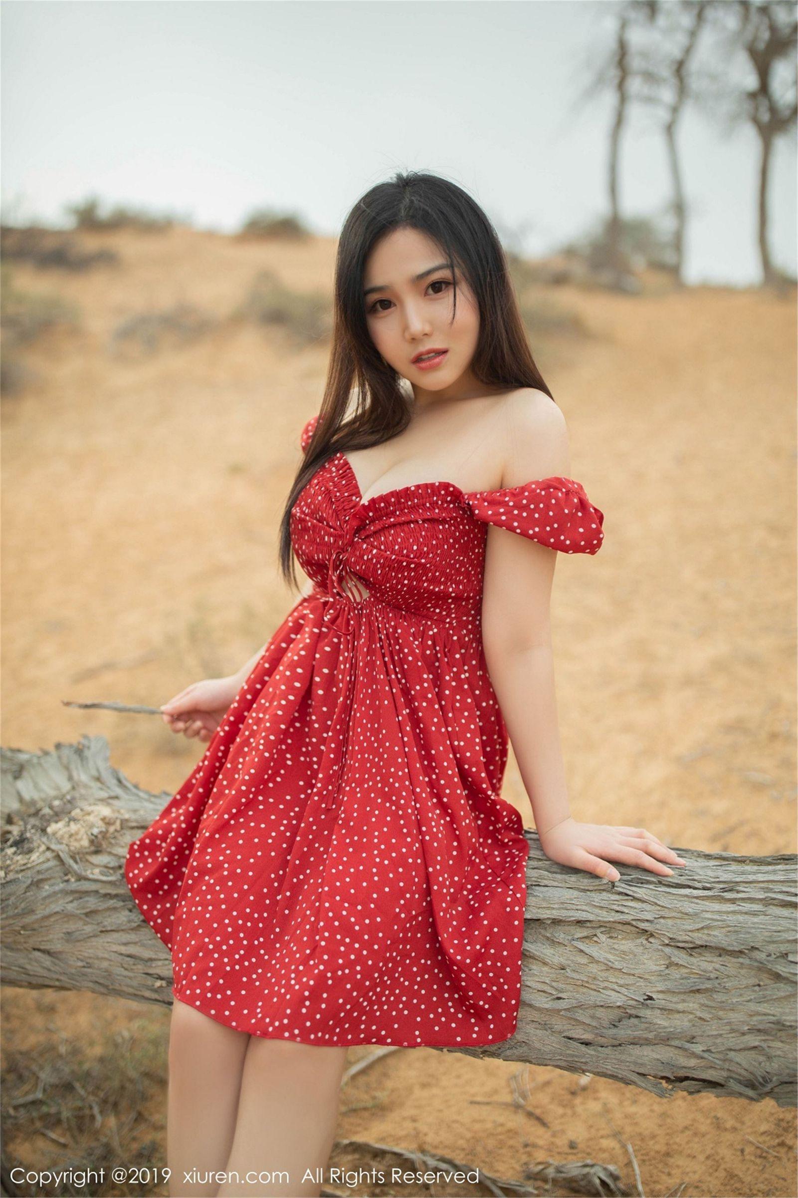 [XIUREN秀人网] 2019.04.09 No.1388 徐微微mi_p013