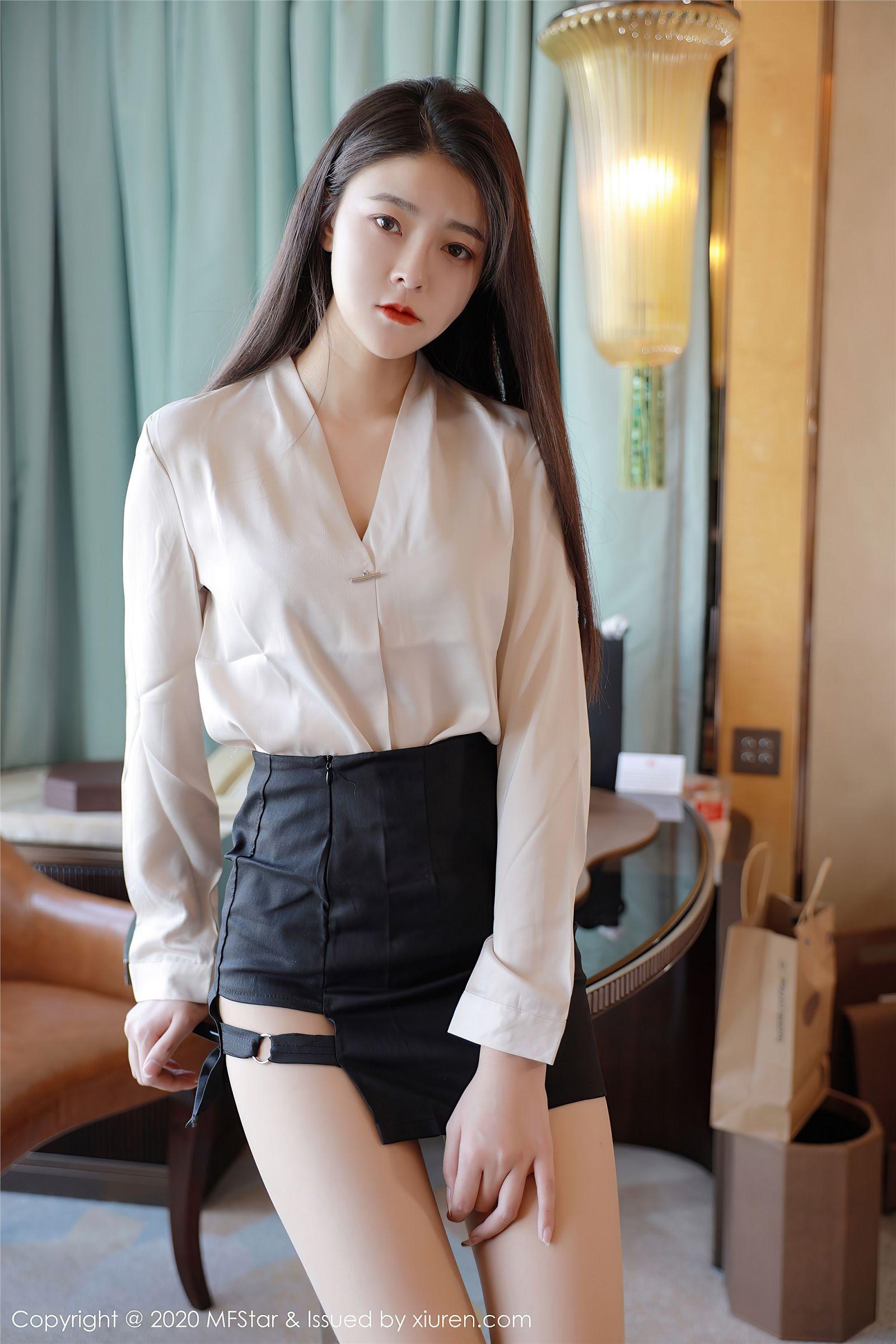 [MFStar模范学院] 2020.11.30 NO.418 Laura苏雨彤_p039