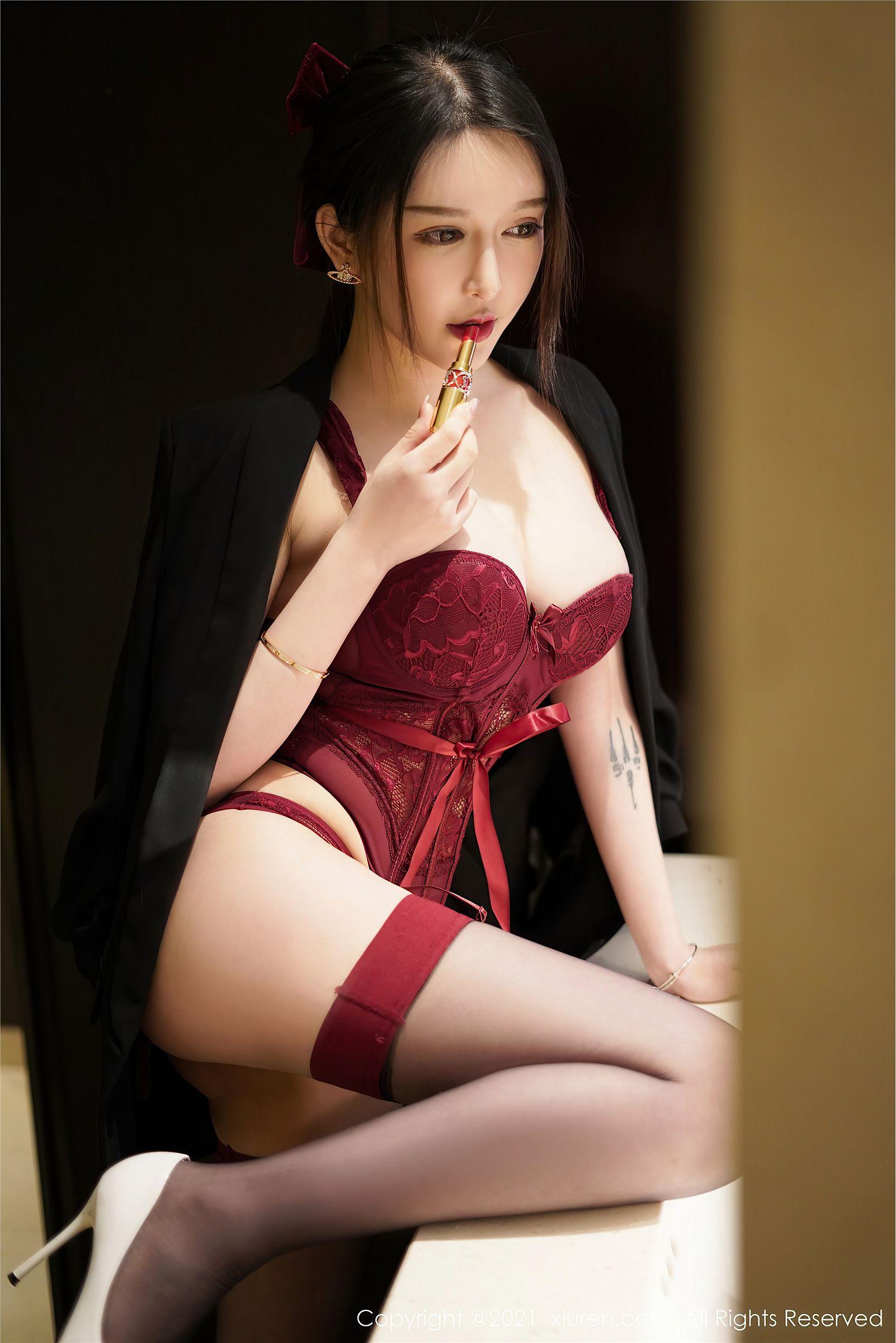 [XIUREN秀人网] 2021.03.16 NO.3204 玉兔miki 吊袜 美腿_p032