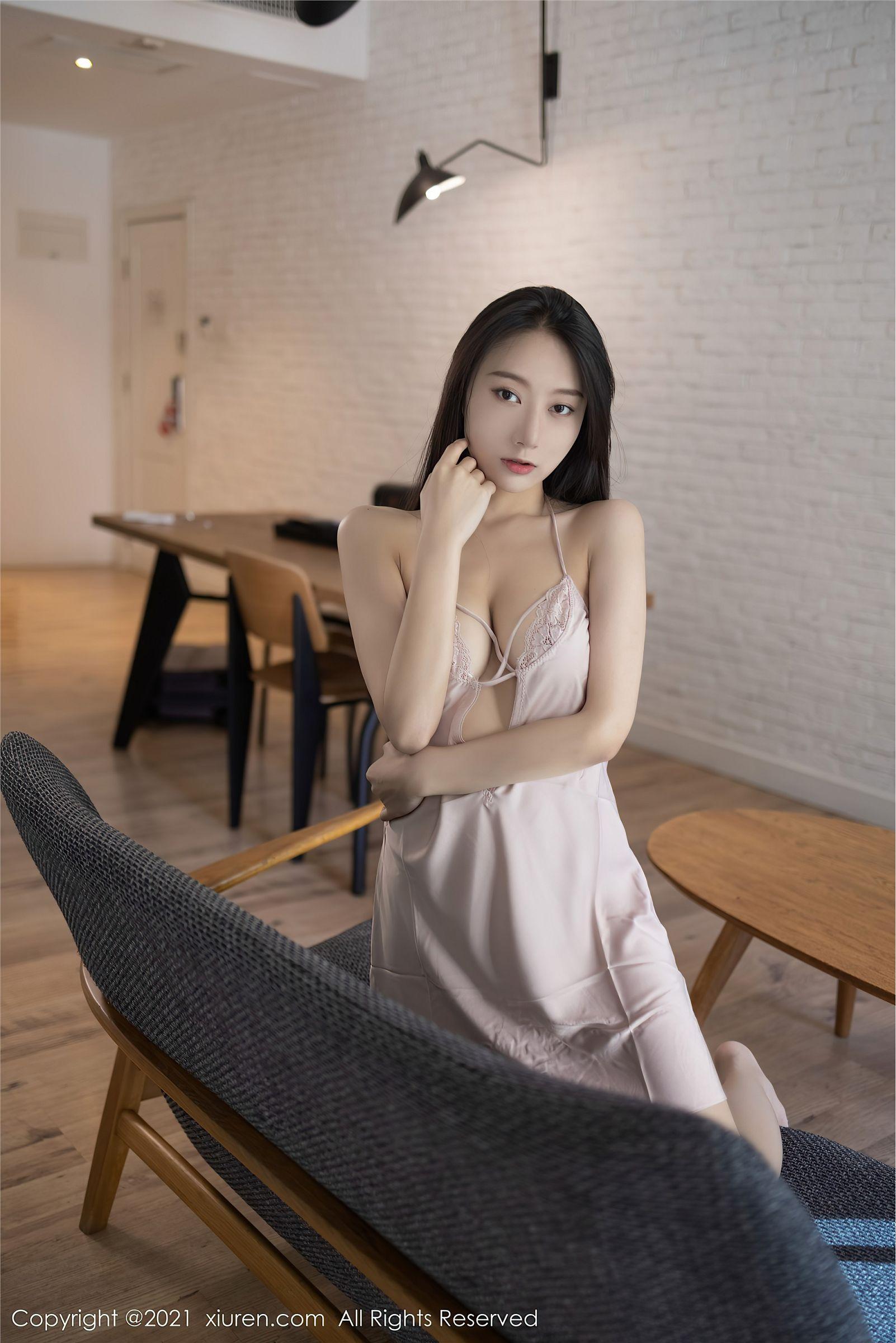 [XIUREN秀人网] 2021.09.28 NO.4006 何嘉颖_p017
