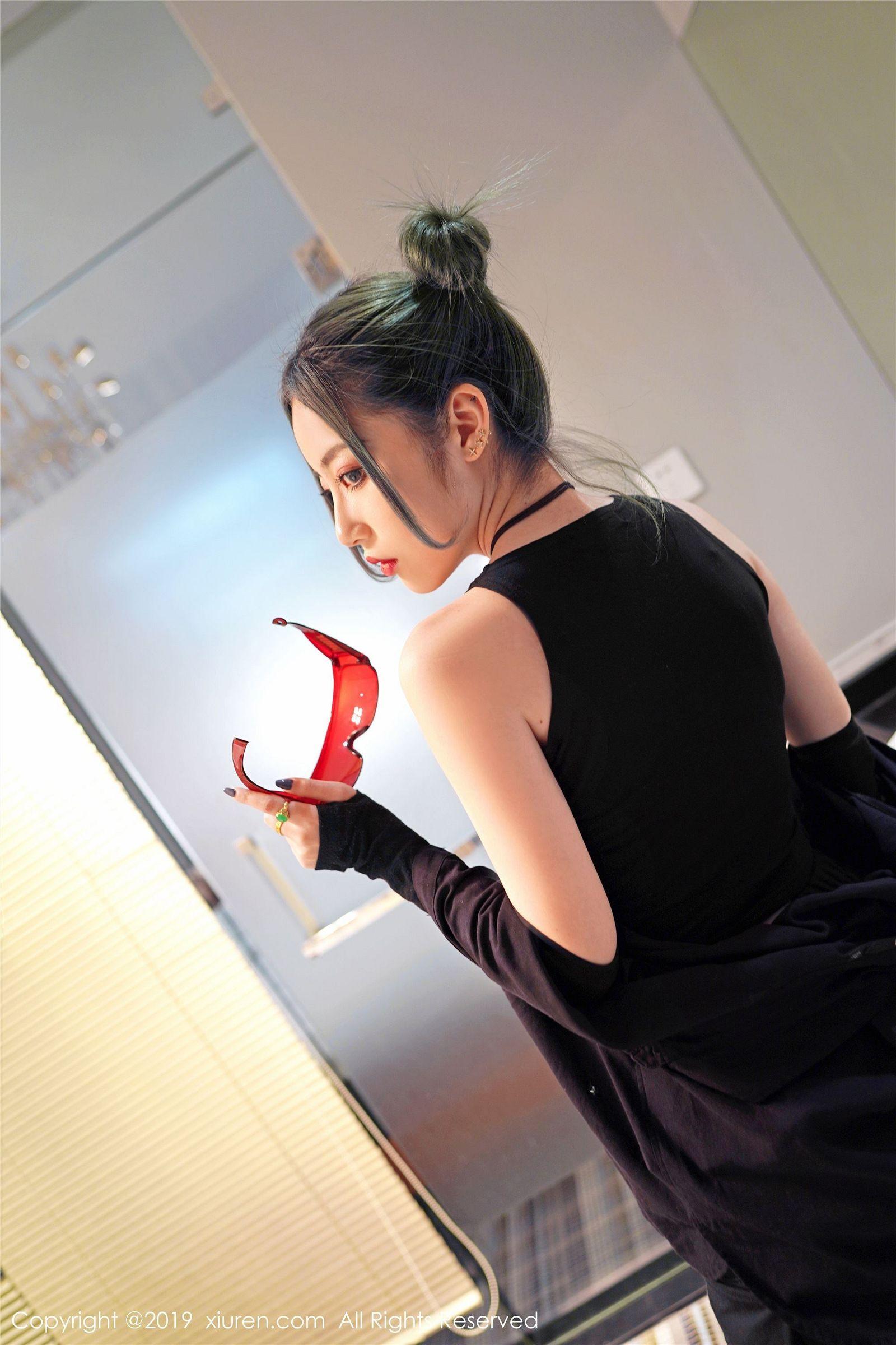 [XIUREN秀人网] 2019.07.16 NO.1550 拥有清秀的容颜与曼妙的身材 贾诗晗_p034