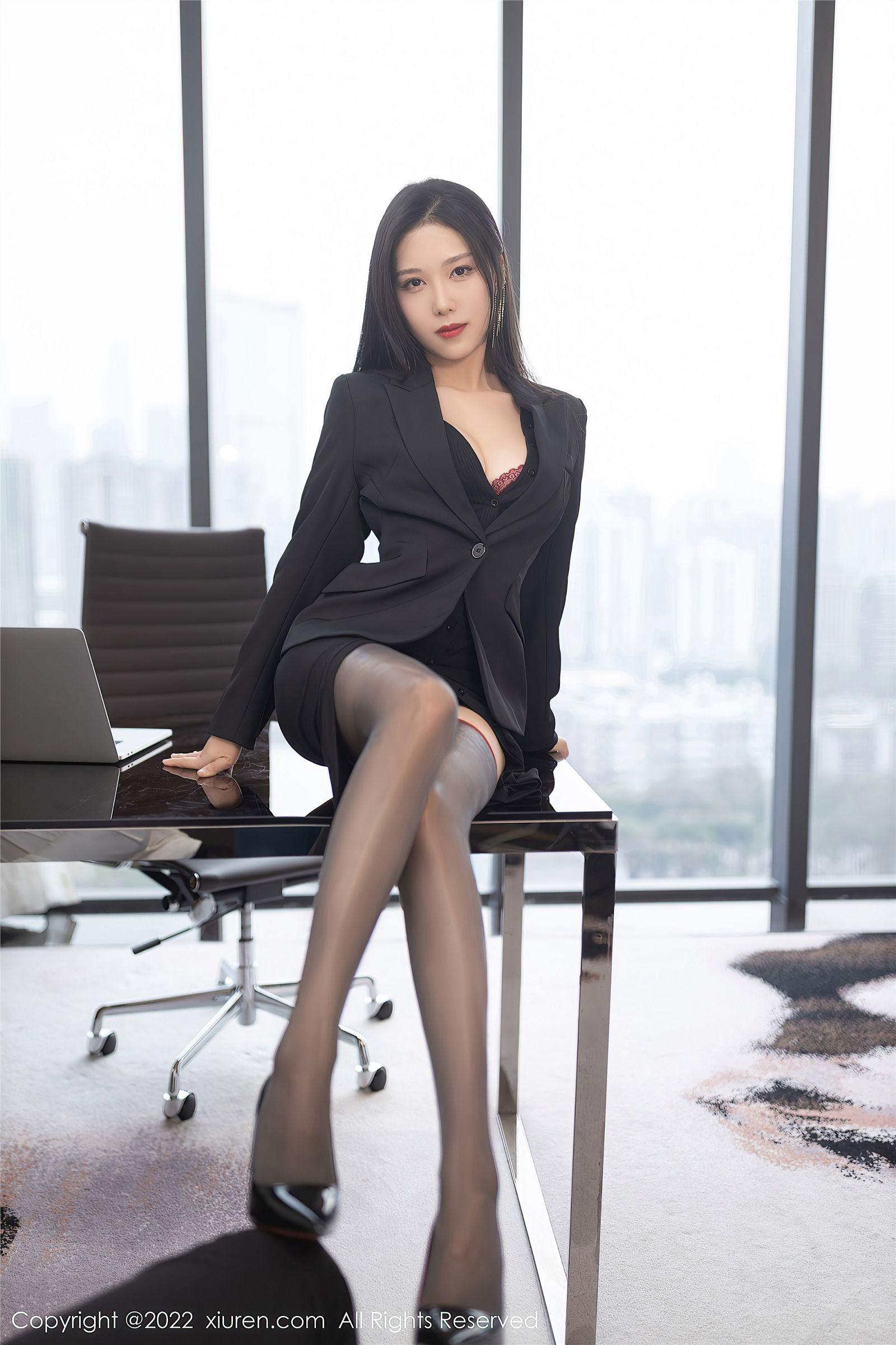 [XIUREN秀人网] 2022.04.20 NO.4897 利世_p012