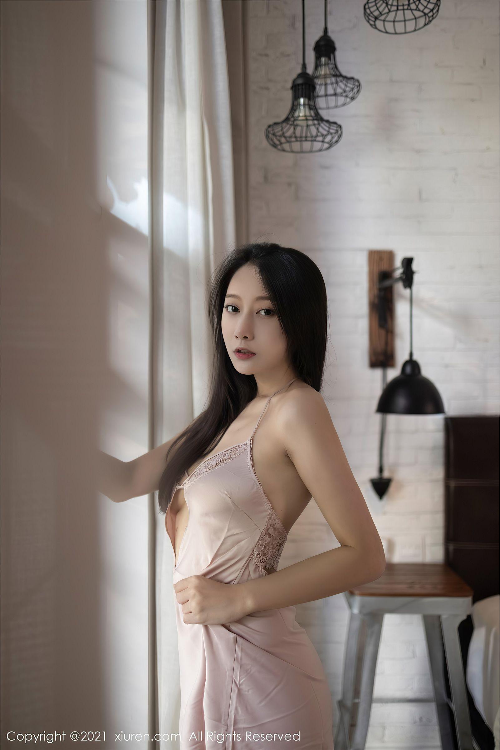 [XIUREN秀人网] 2021.09.28 NO.4006 何嘉颖_p044