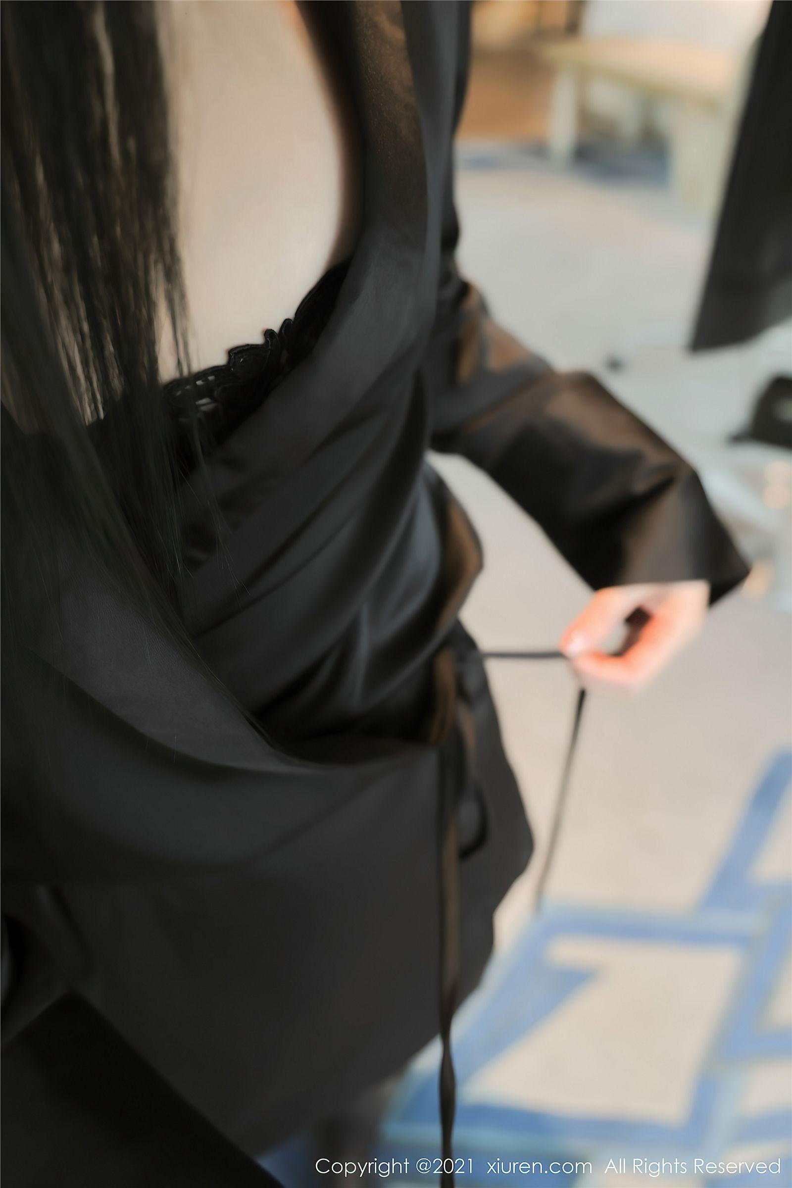 [XIUREN秀人网] 2021.08.17 NO.3806 闫璐璐_p005
