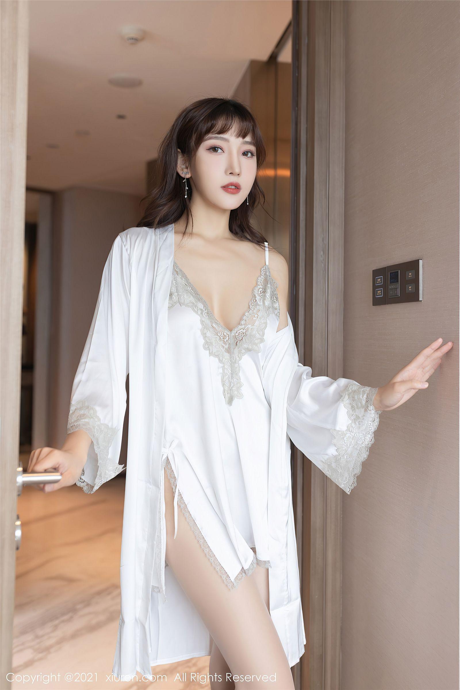[XIUREN秀人网] 2021.08.26 NO.3861 陆萱萱_p004