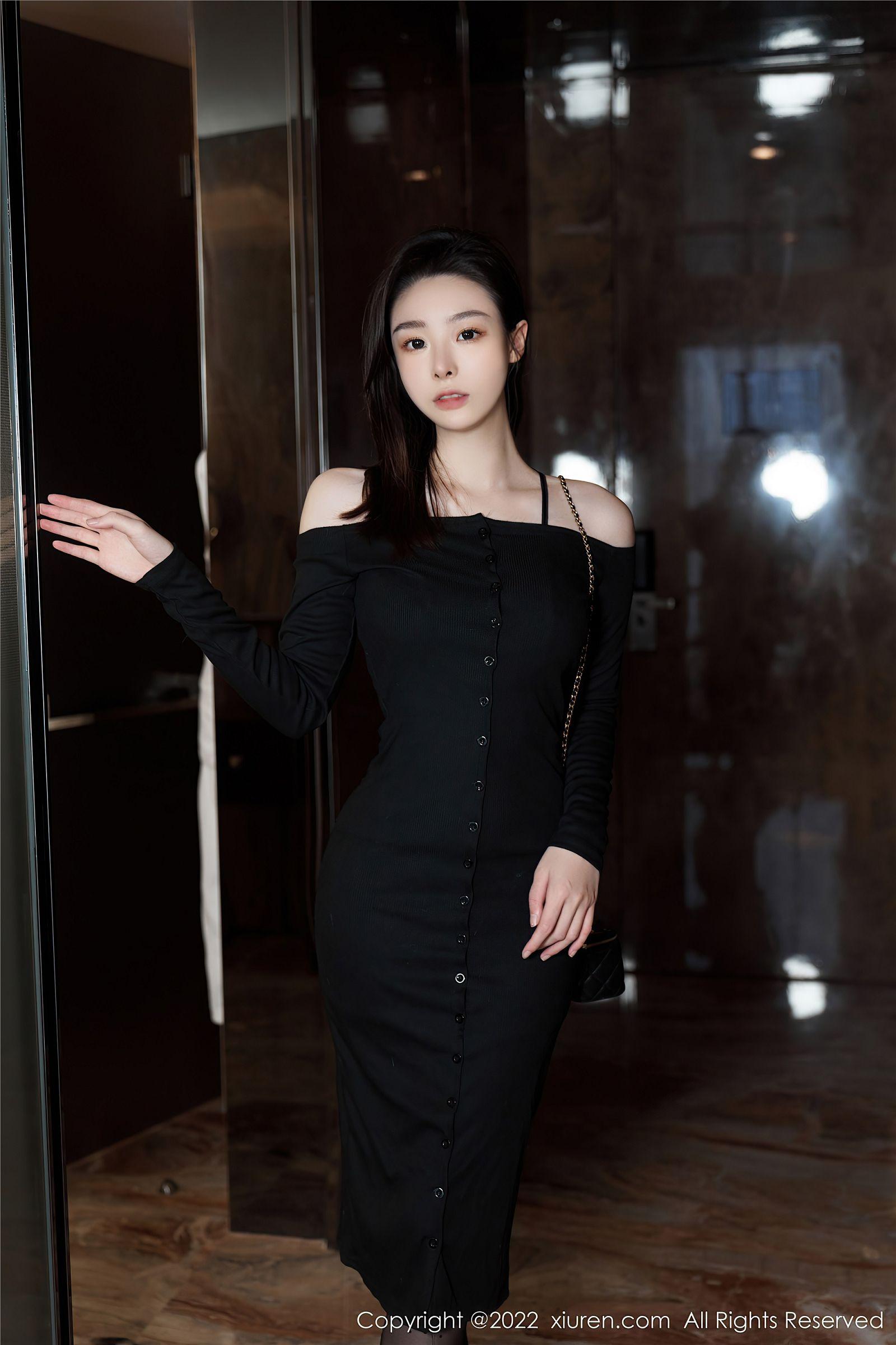 [XIUREN秀人网] 2022.09.01 NO.5529 是小逗逗_p001