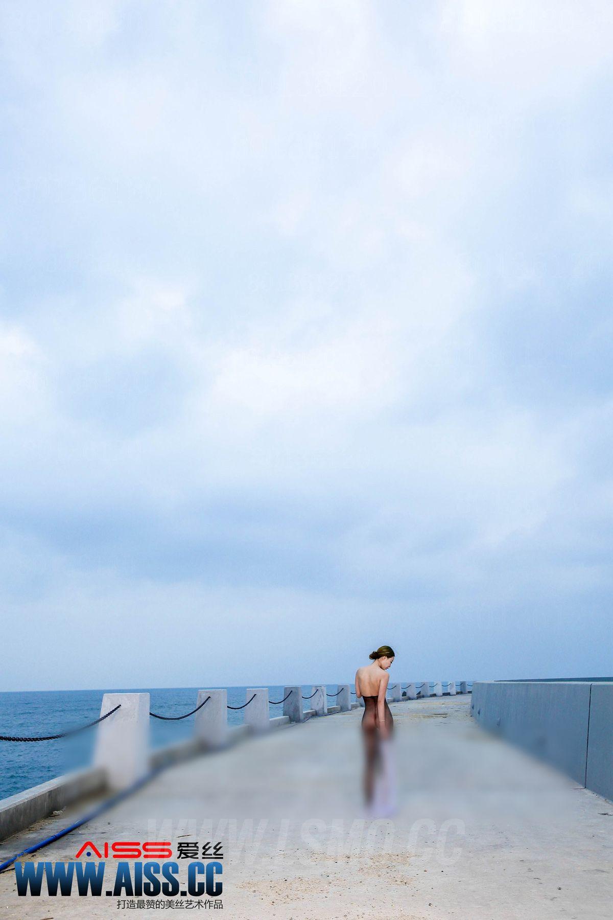 [AISS爱丝钻石] 丝袜美腿外拍 NO.068 独自等待_p032