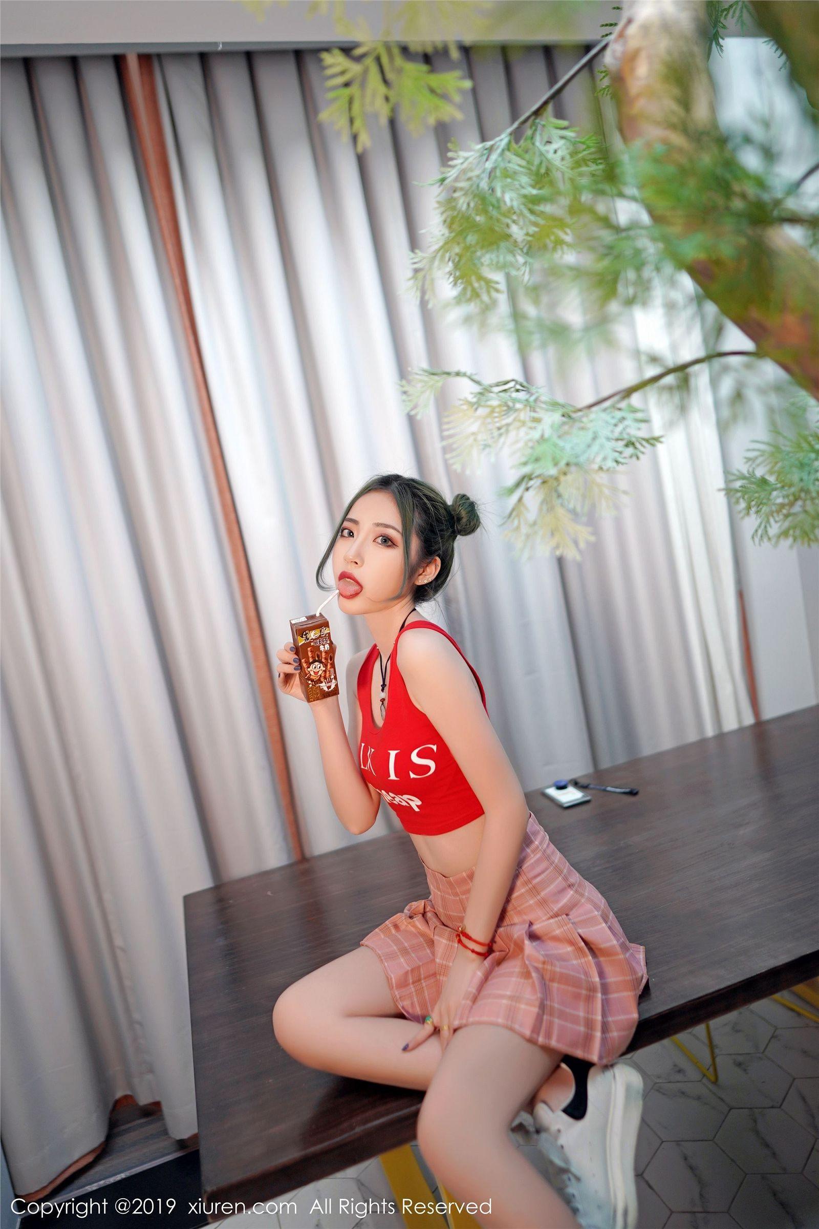 [XIUREN秀人网] 2019.07.16 NO.1550 拥有清秀的容颜与曼妙的身材 贾诗晗_p033