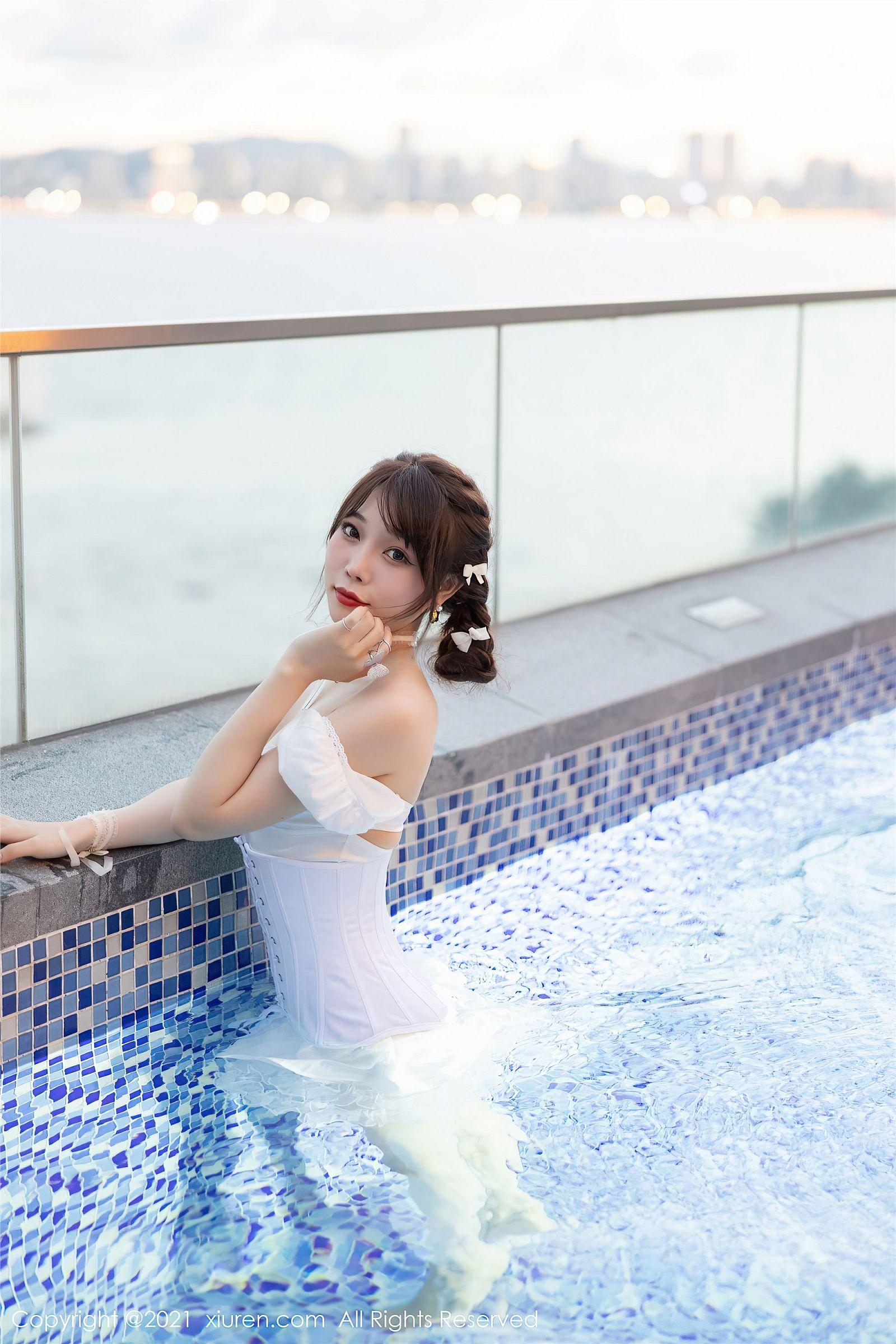 [XIUREN秀人网] 2021.09.26 NO.3998 芝芝Booty_p013