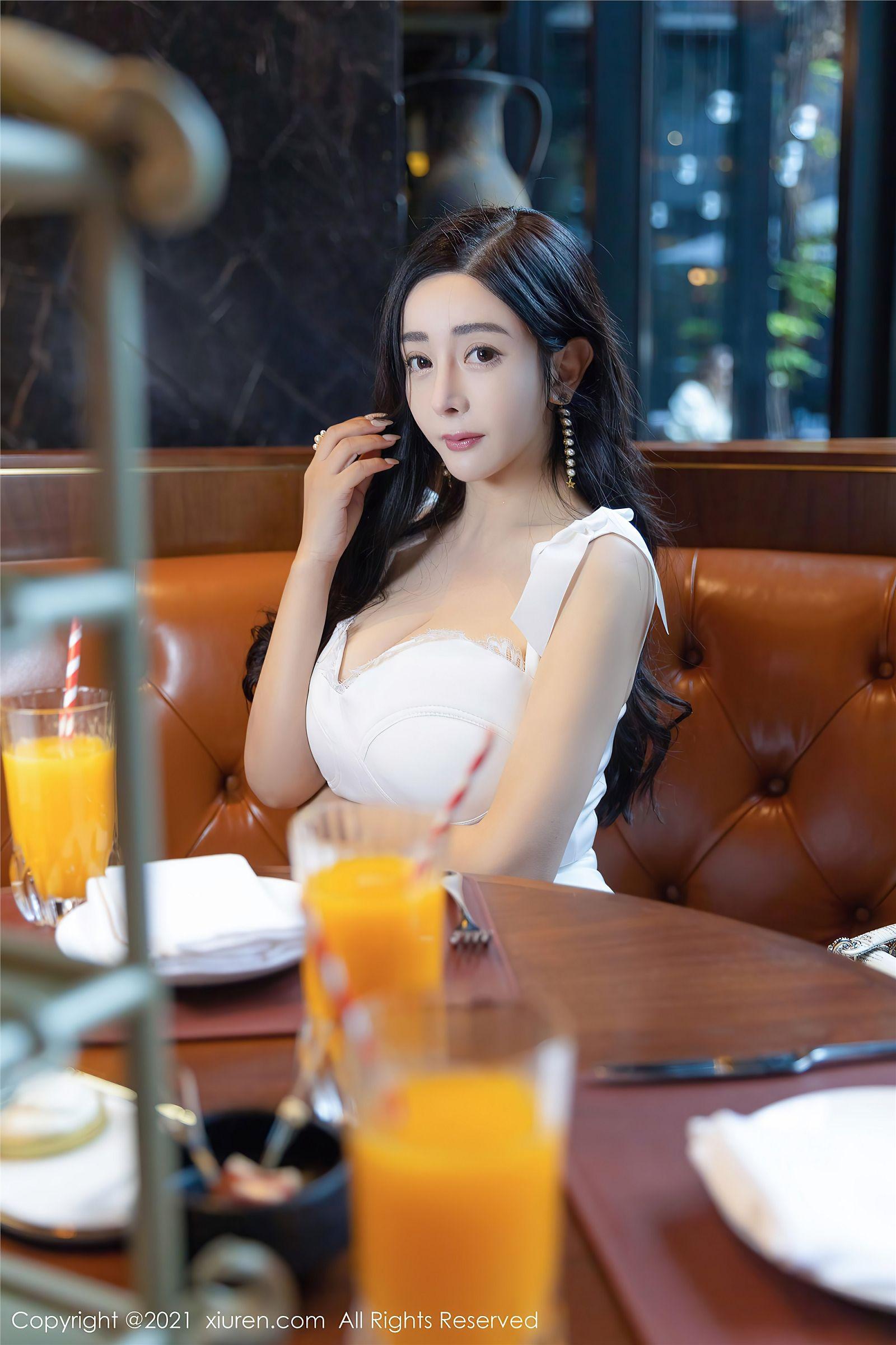 [XIUREN秀人网] 2021.11.02 NO.4155 允爾_p012