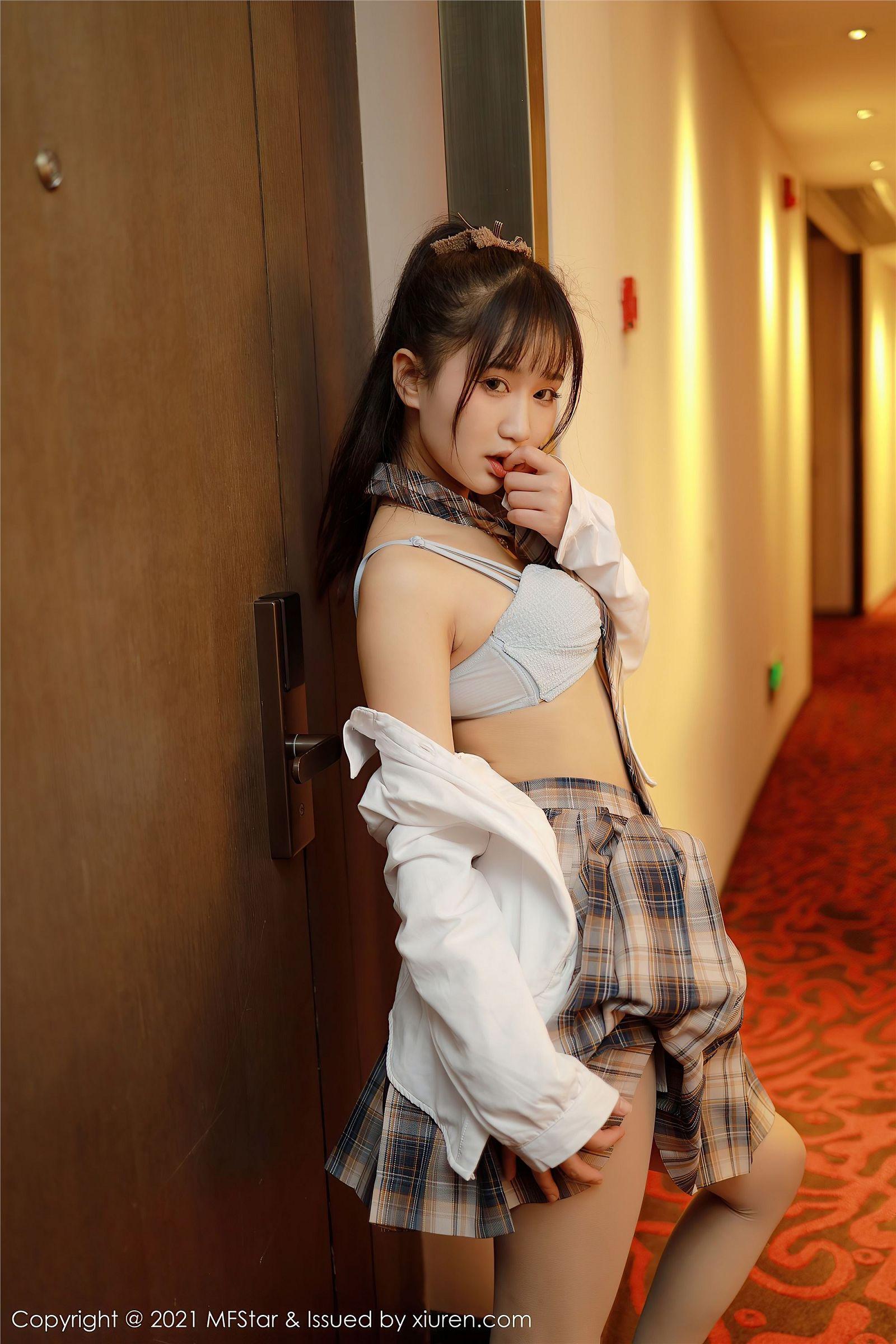 [MFStar模范学院] 2021.01.26 NO.447 小果冻儿_p040