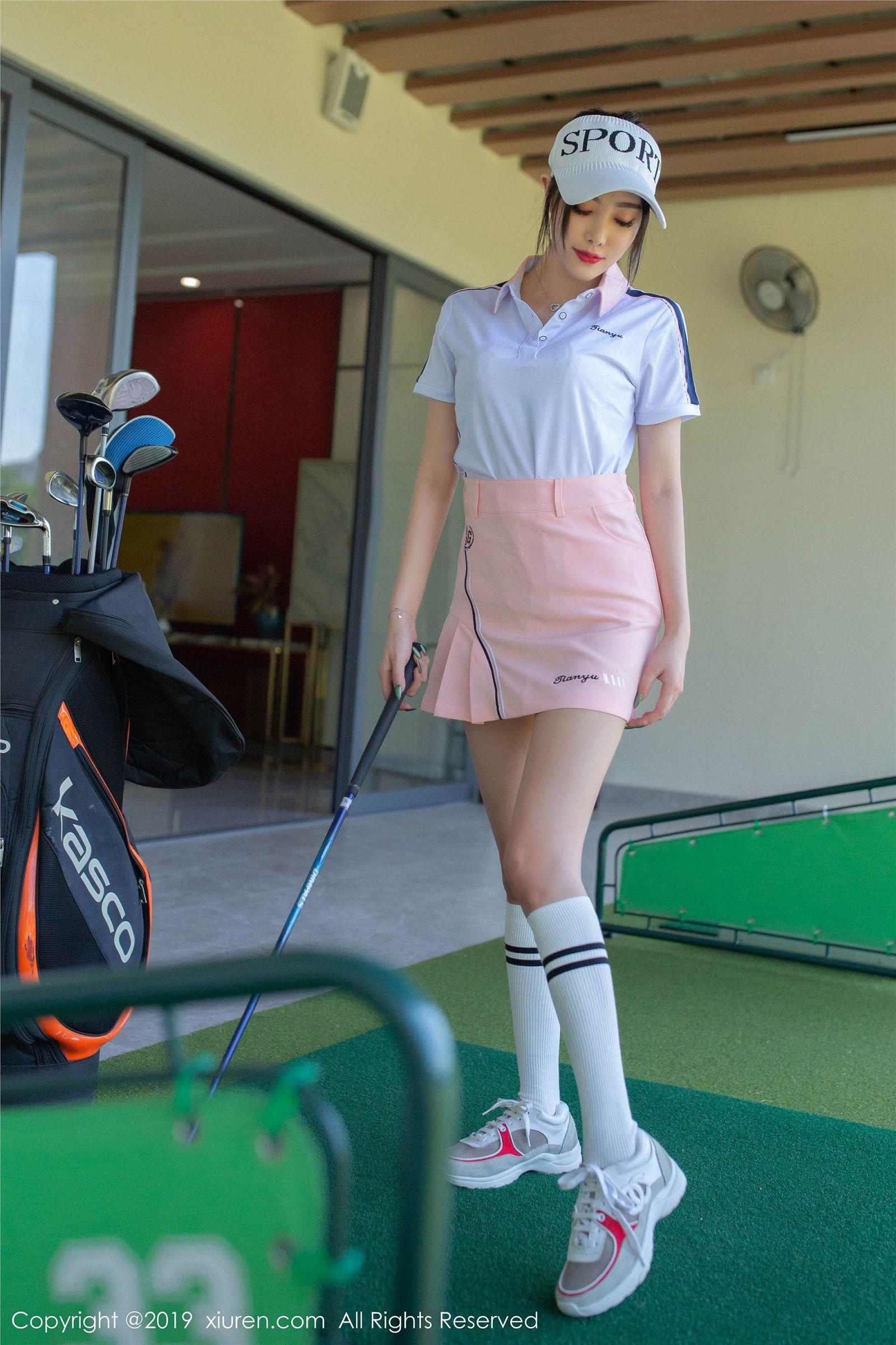 [XIUREN秀人网] 2019.12.24 NO.1874 高尔夫性_感女神 杨晨晨sugar_p070