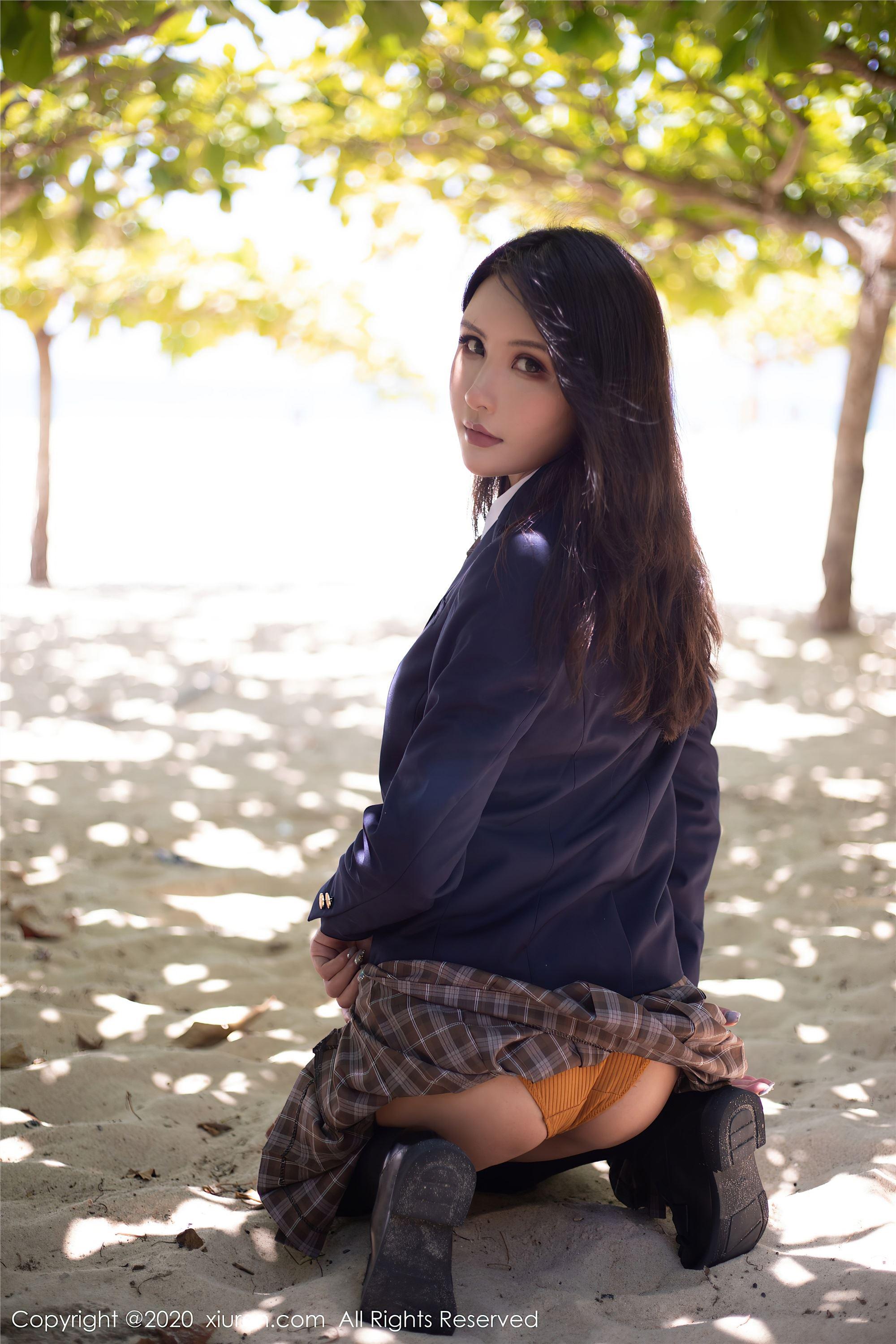 [XIUREN秀人网] 2020.08.17 NO.2447 Emily顾奈奈_p044