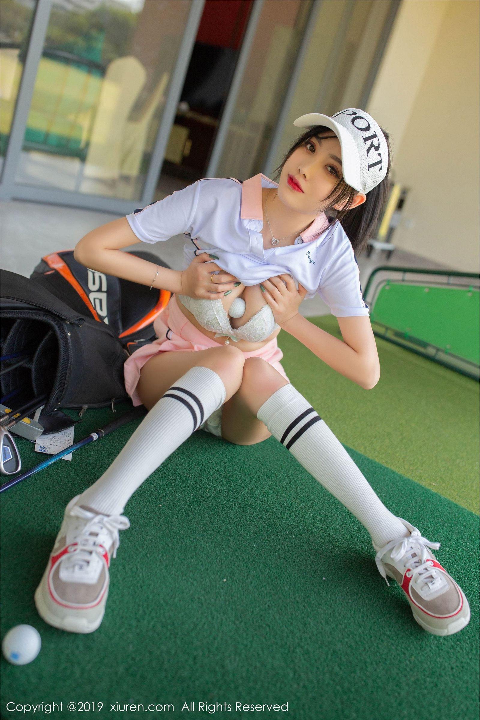 [XIUREN秀人网] 2019.12.24 NO.1874 高尔夫性_感女神 杨晨晨sugar_p022