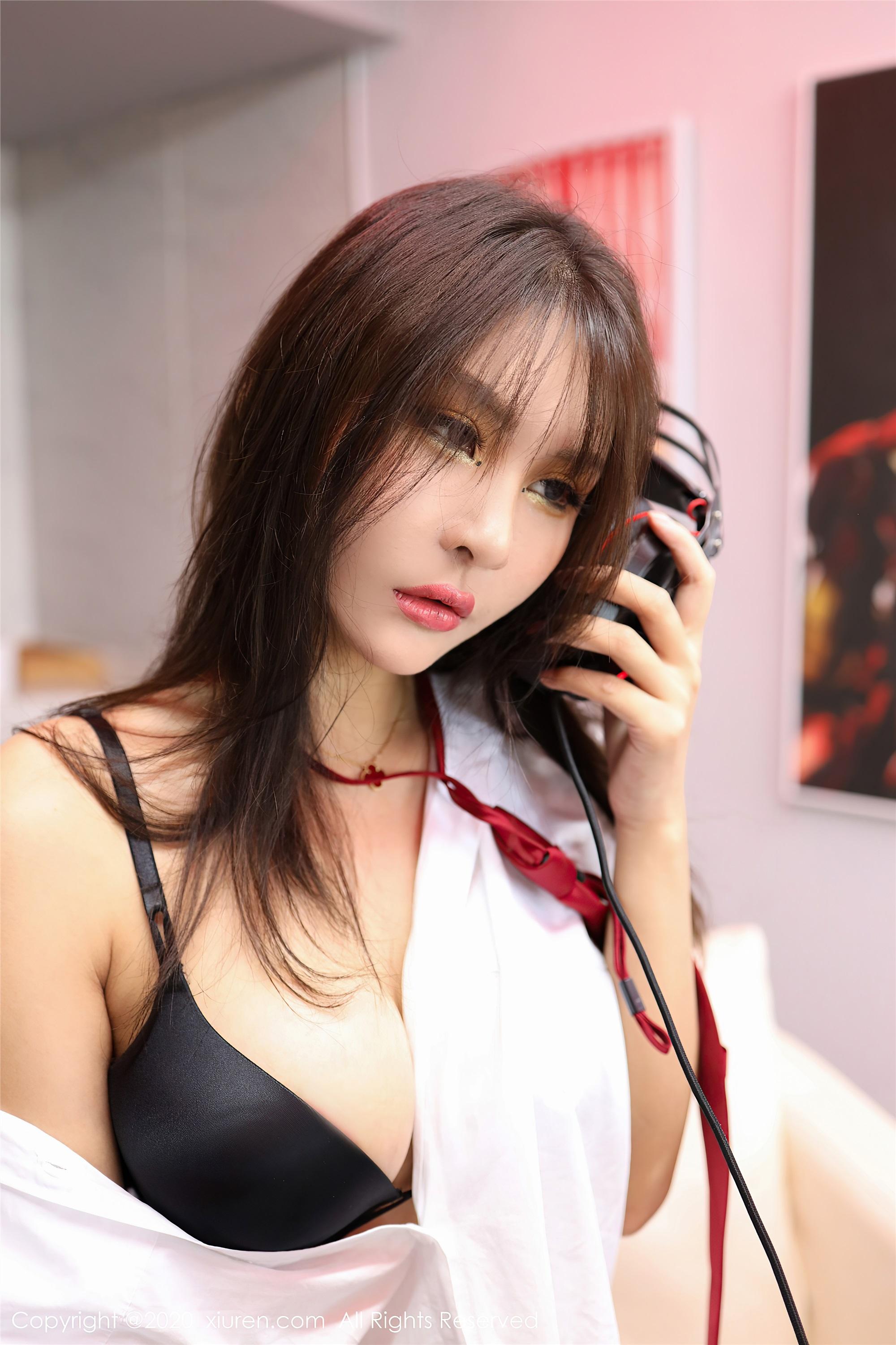 [XIUREN秀人网] 2020.08.19 NO.2461 Emily顾奈奈_p013