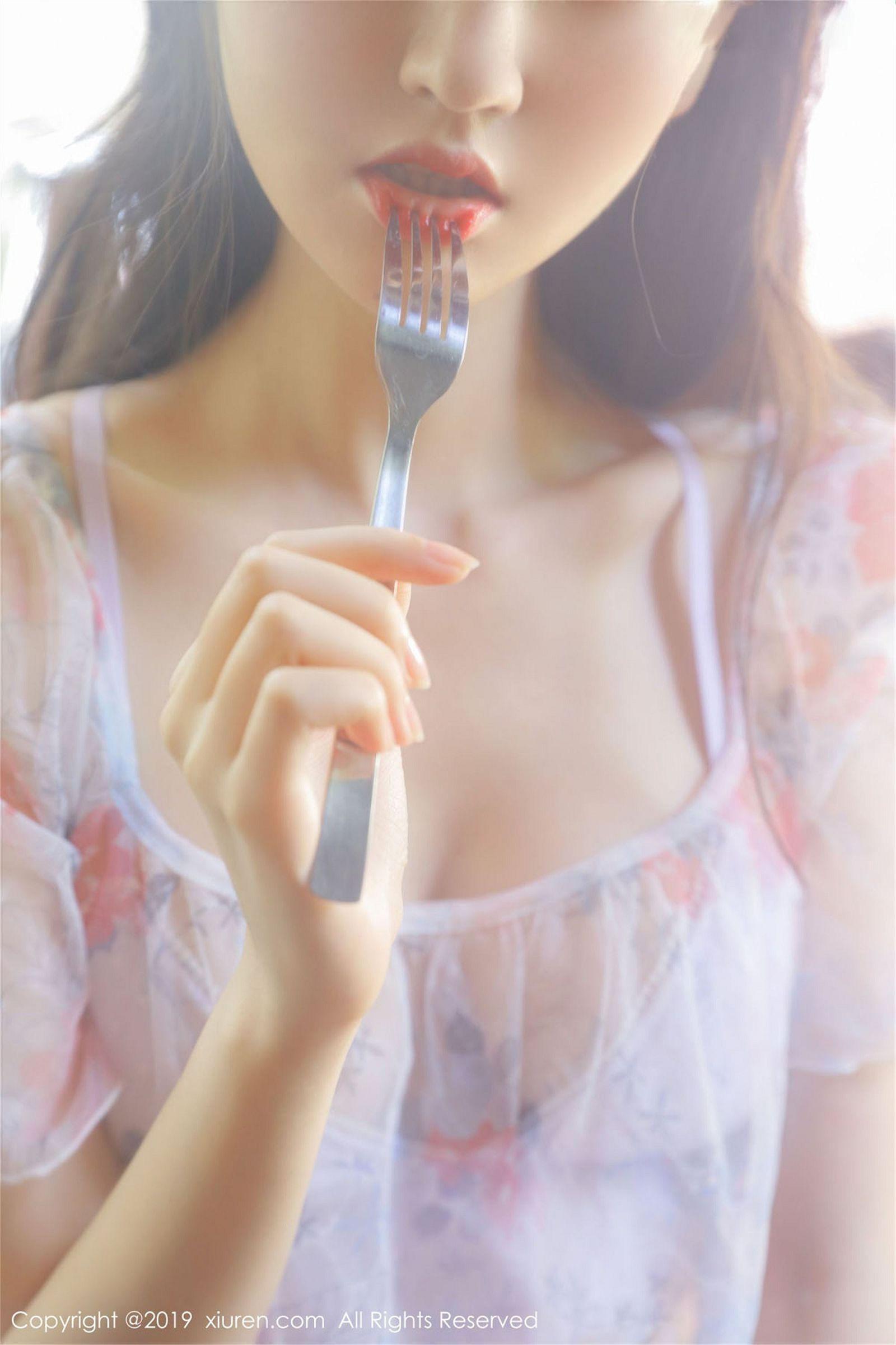 [XIUREN秀人网] 2019.06.24 No.1513 朦胧唯美 美胸 沈梦瑶_p028