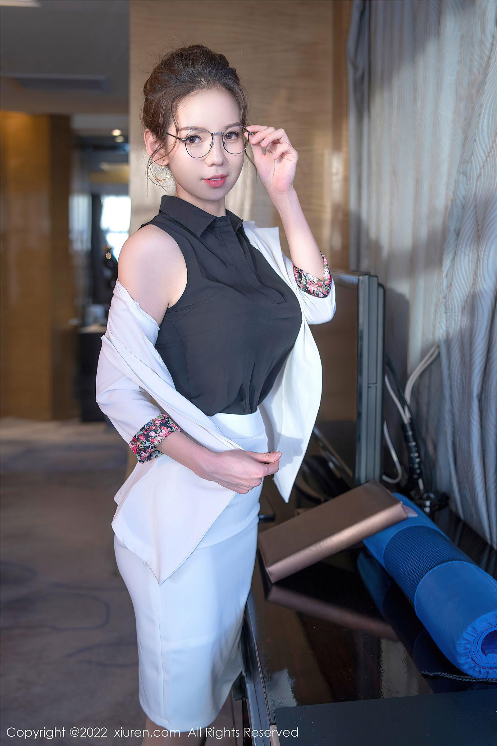 [XIUREN秀人网] 2022.04.25 NO.4917 大美媚京_p023