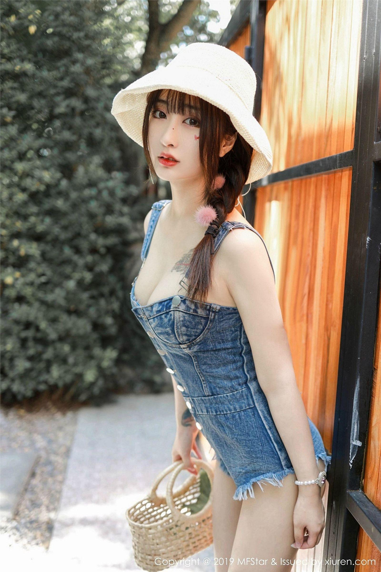 [MFStar模范学院] 2019.11.11 NO.228 Betty林子欣_p016