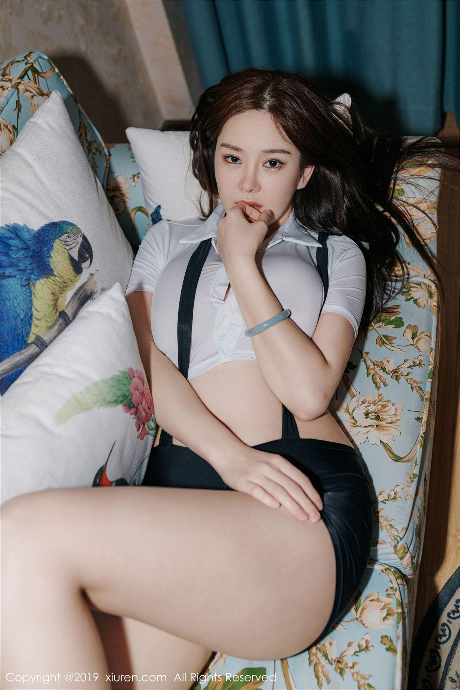 [XIUREN秀人网] 2019.04.24 NO.1413 易阳Silvia_p044