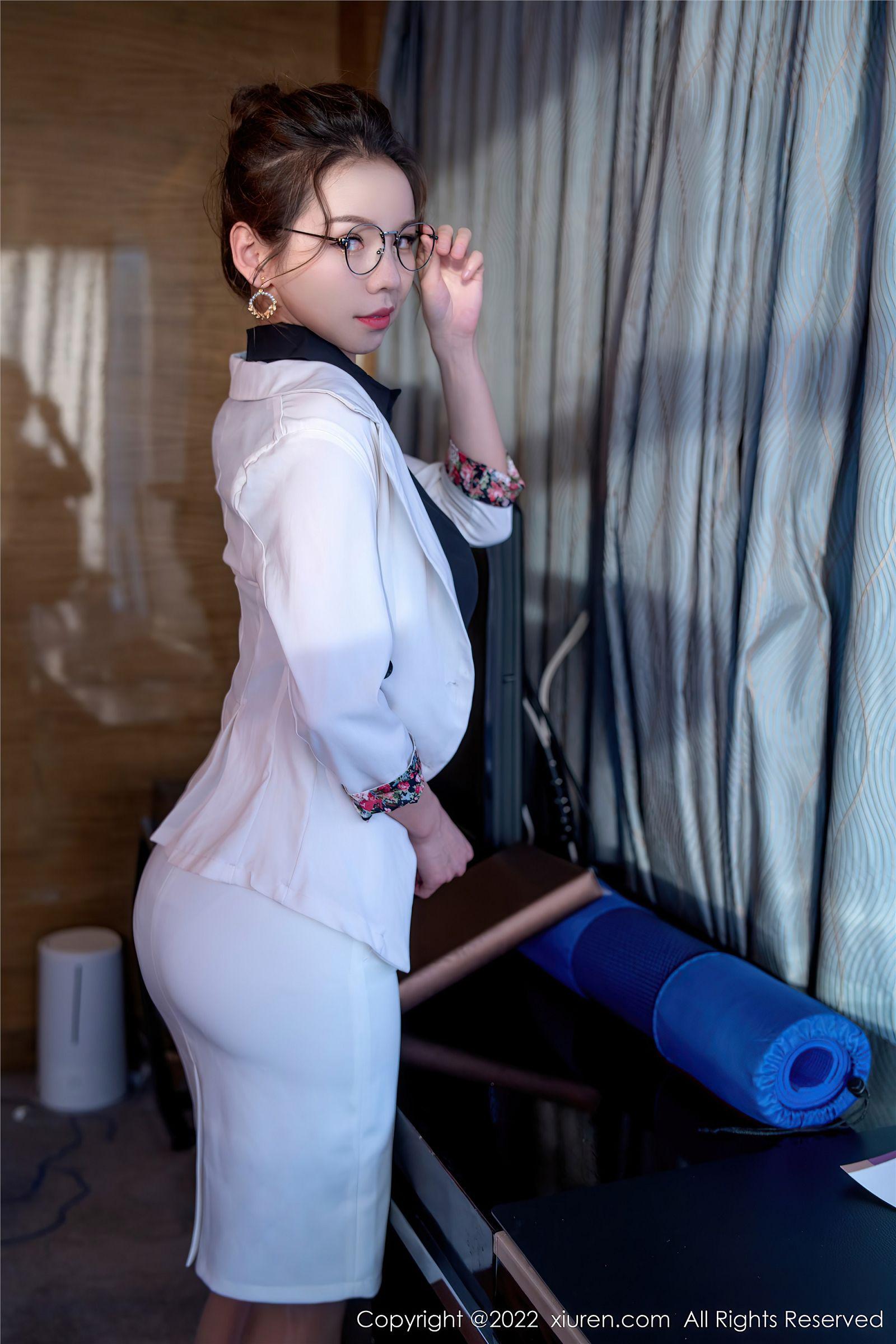 [XIUREN秀人网] 2022.04.25 NO.4917 大美媚京_p049