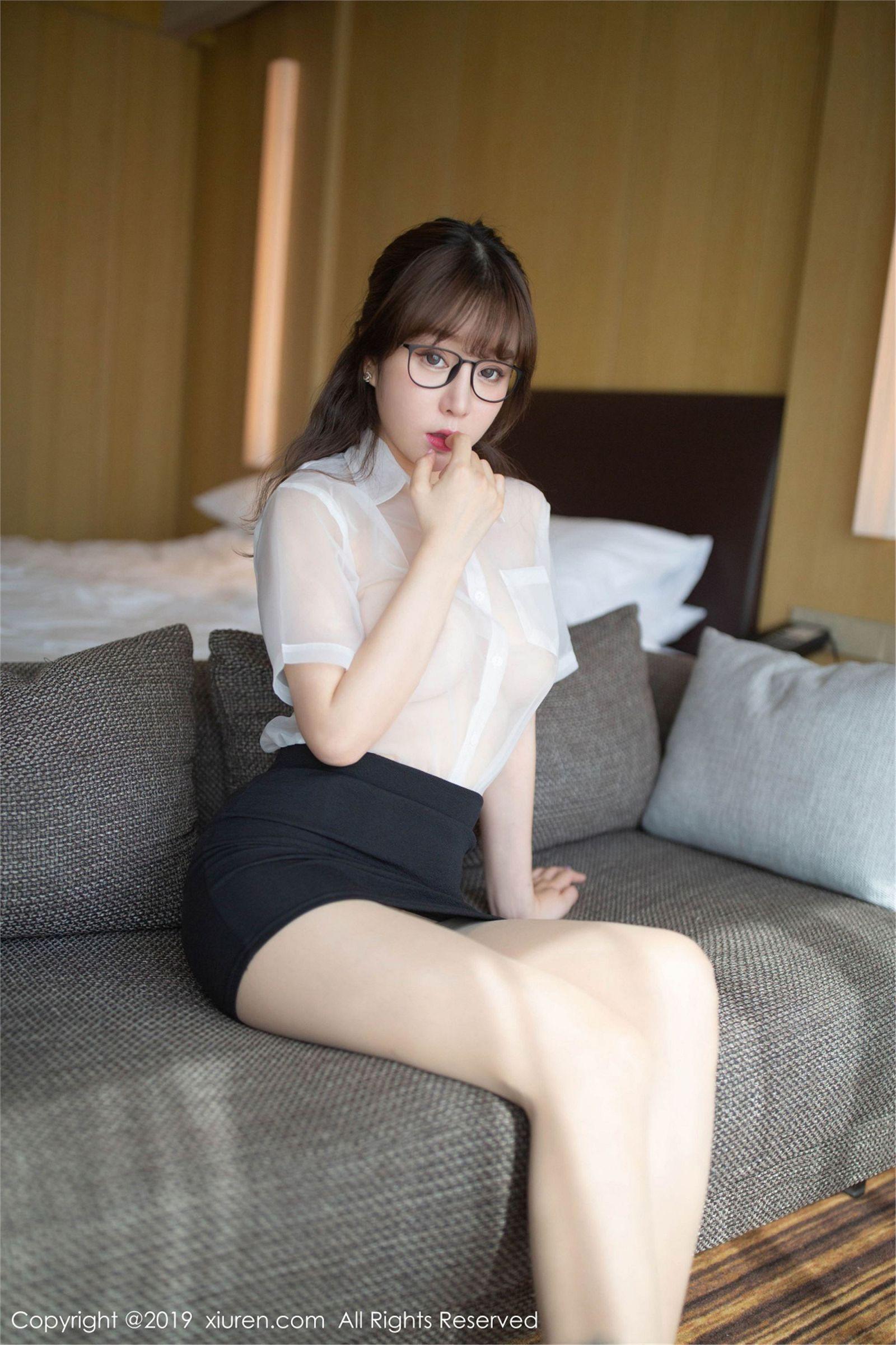 [XIUREN秀人网] 2019.06.14 NO.1498 肉丝诱惑力女秘书 王雨纯_p001