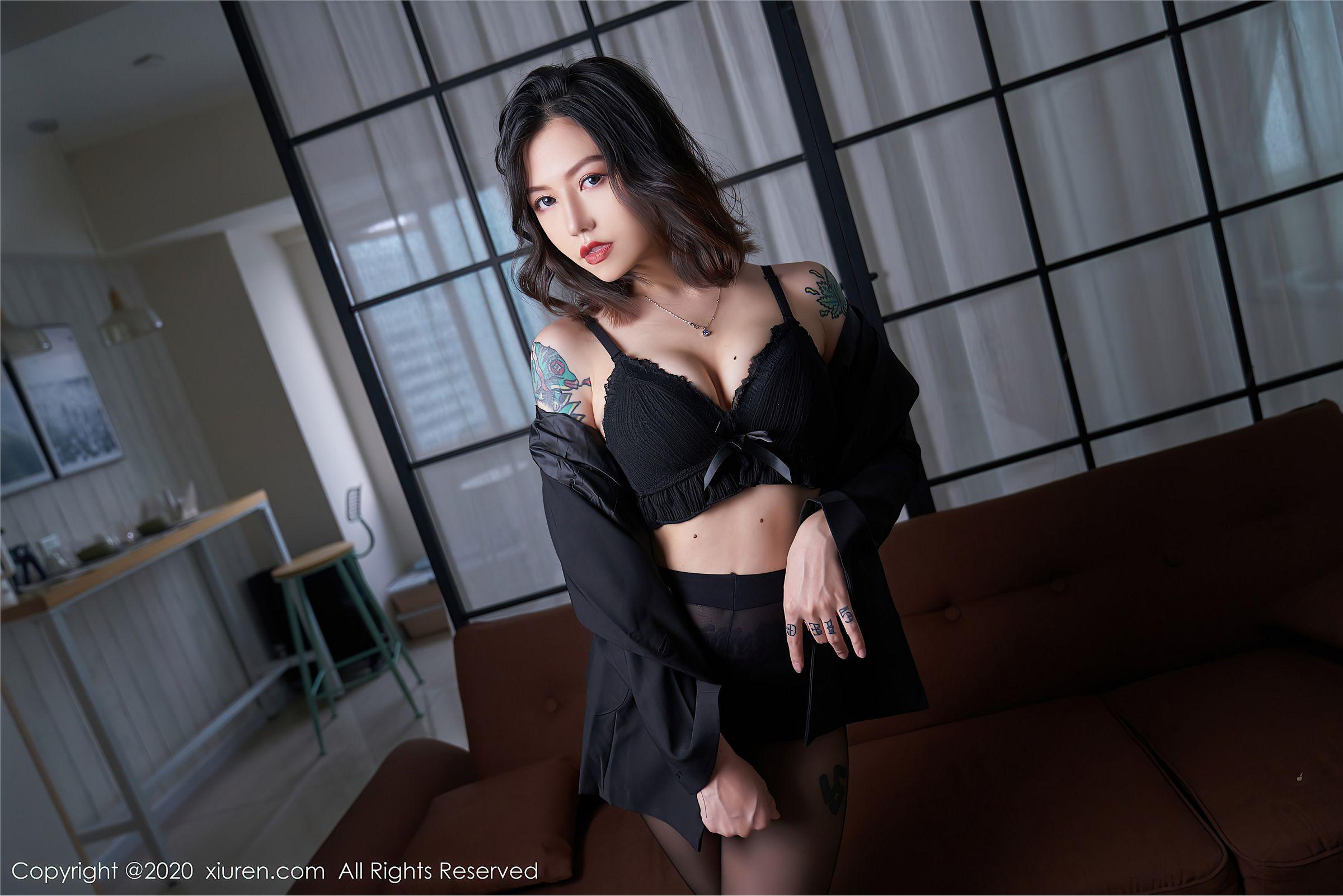 [XIUREN秀人网] 2020.10.29 NO.2711 舌尖上的菊花Ace_p031