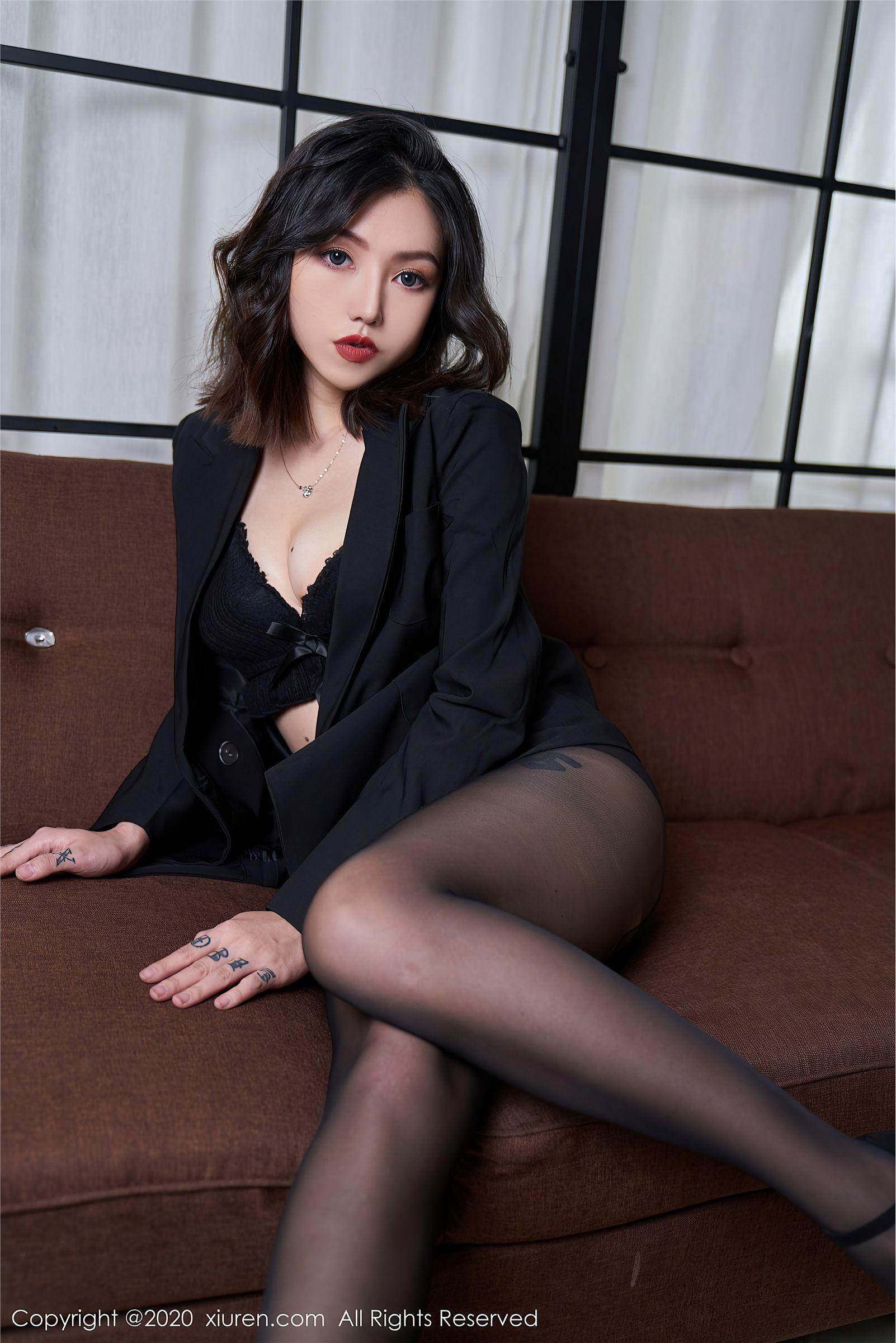 [XIUREN秀人网] 2020.10.29 NO.2711 舌尖上的菊花Ace_p021