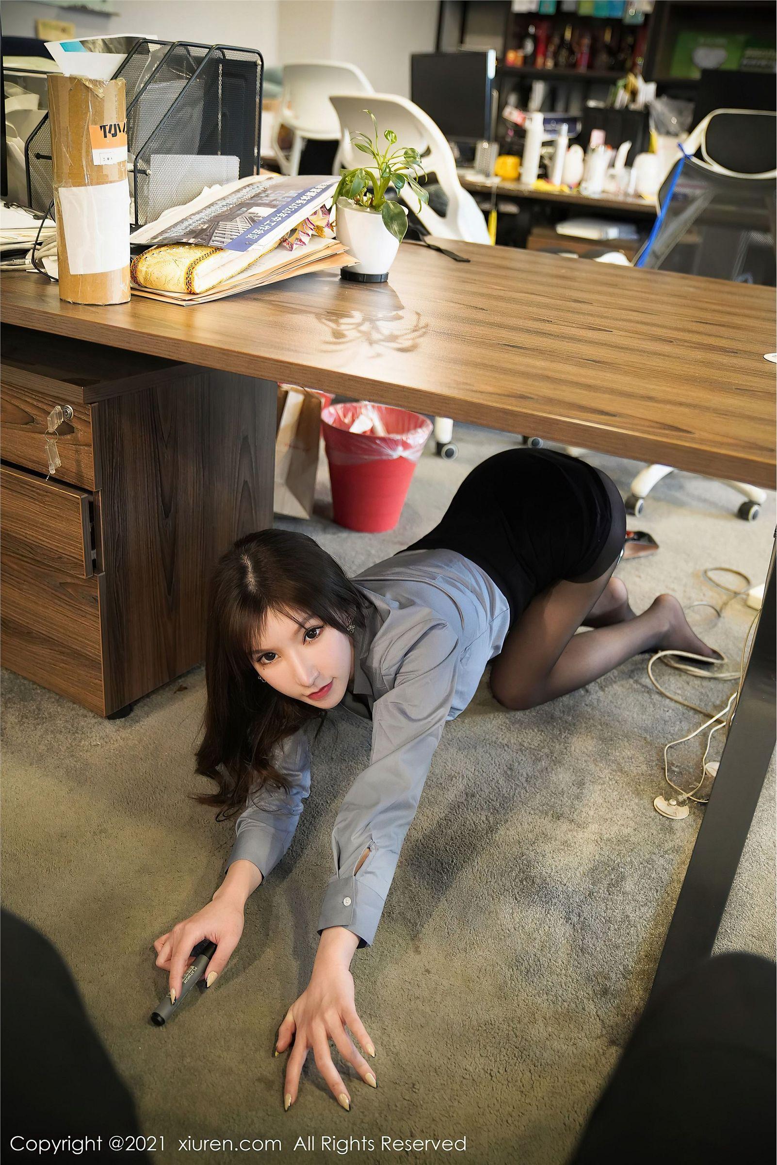 [XIUREN秀人网] 2021.03.15 NO.3203 周于希Sandy 职业装_p047